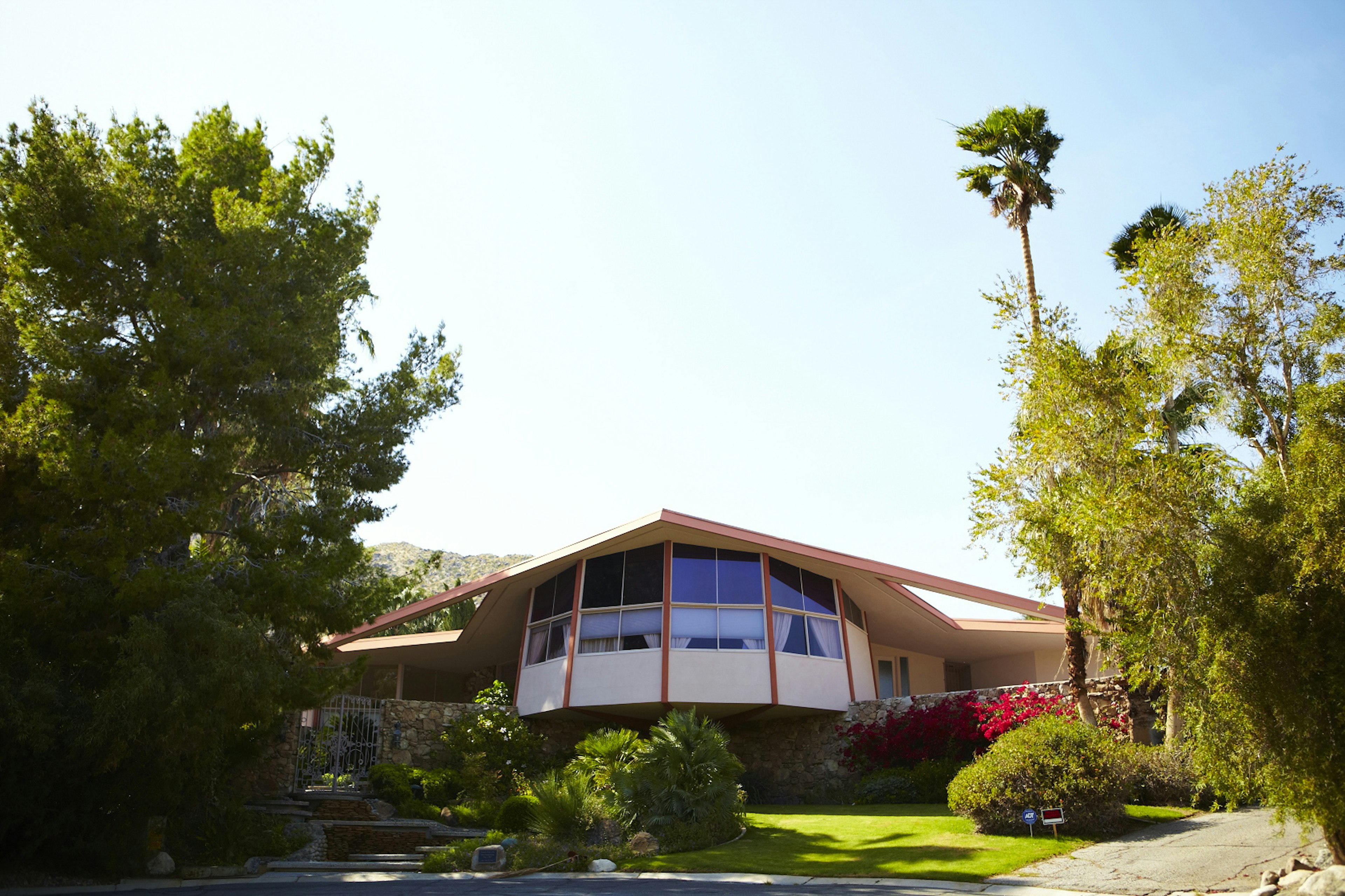 Elvis and Priscilla’s honeymoon hideaway built in modernist architectural style