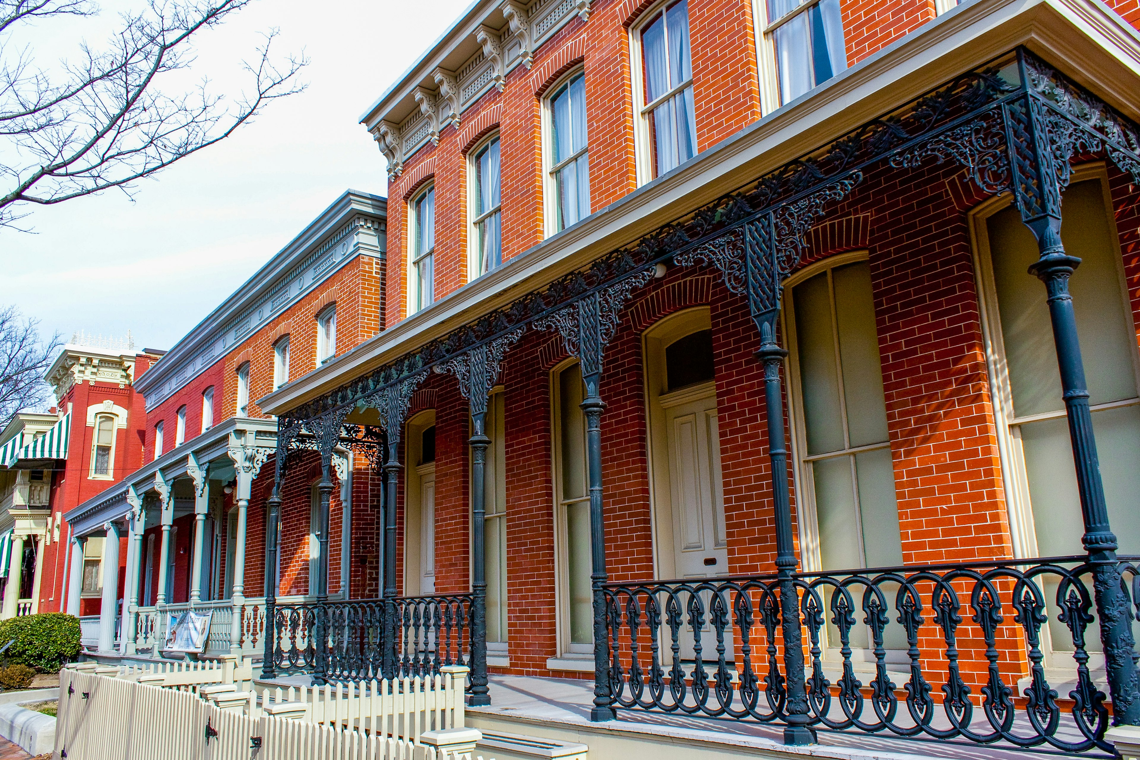 The exterior of the main grounds and house of the Maggie L. Walker National Historic Site on a sunny day.