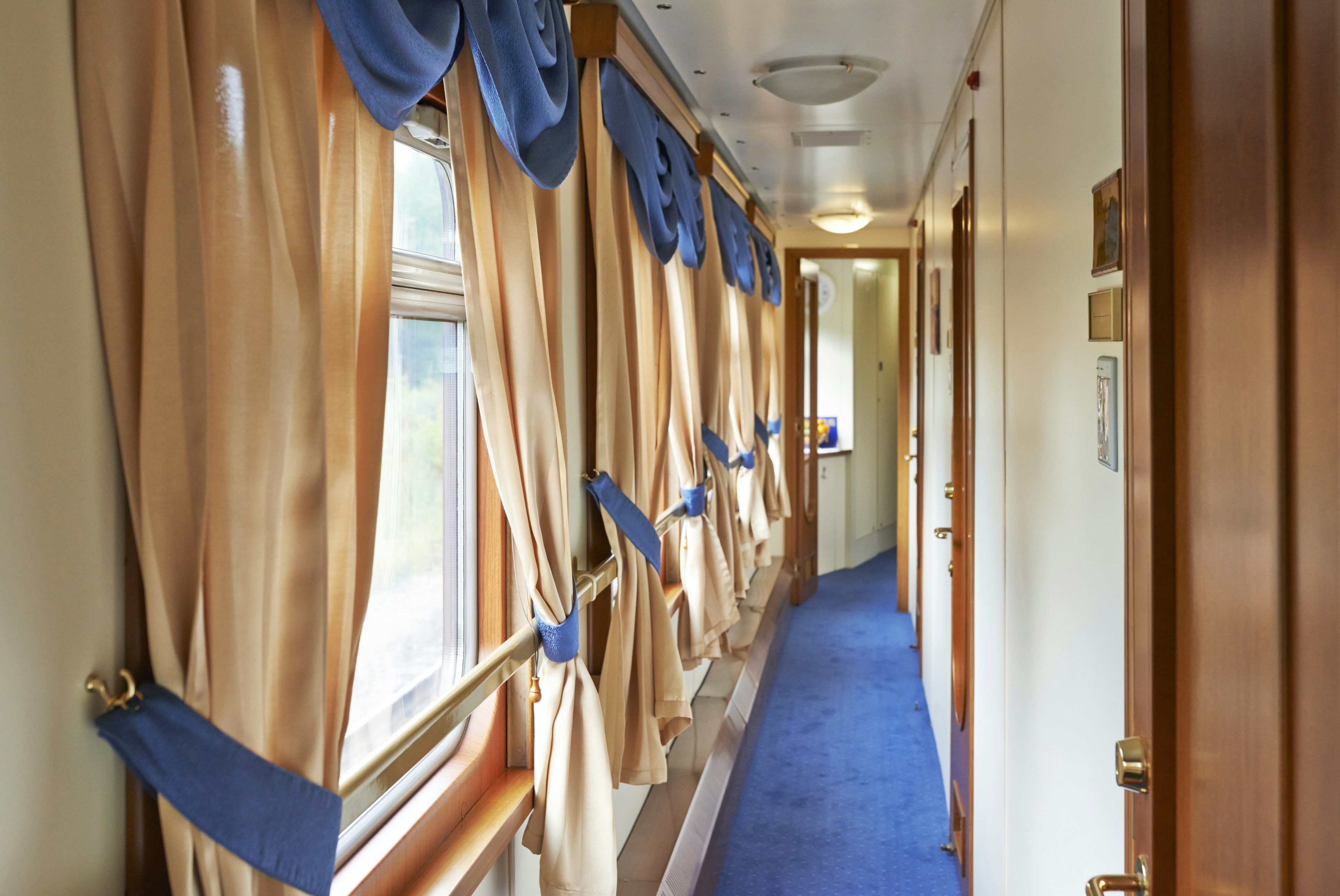 The corridor in the sleeping car