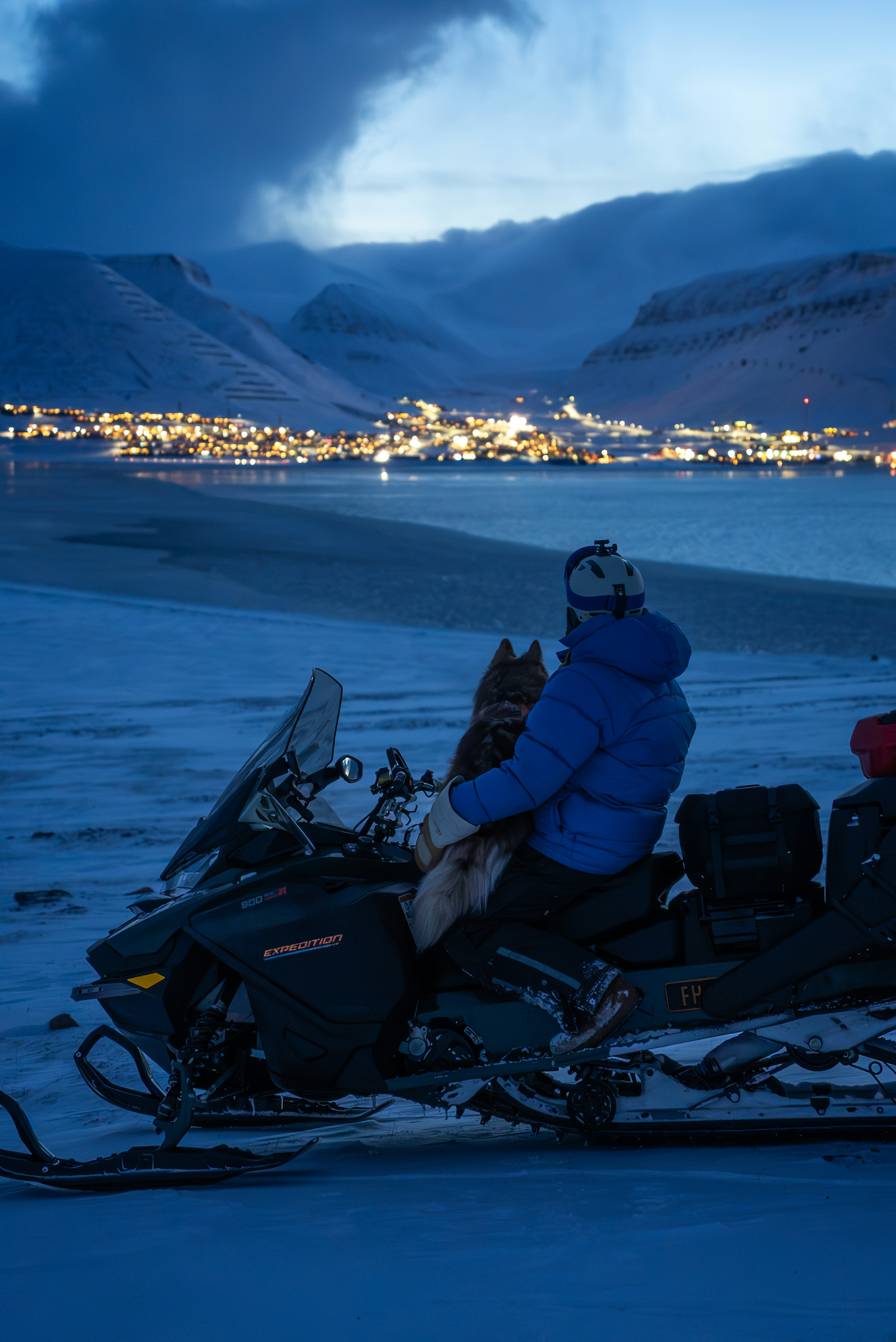 Cecilia and Grim looking out over Longyearbyen, Norway