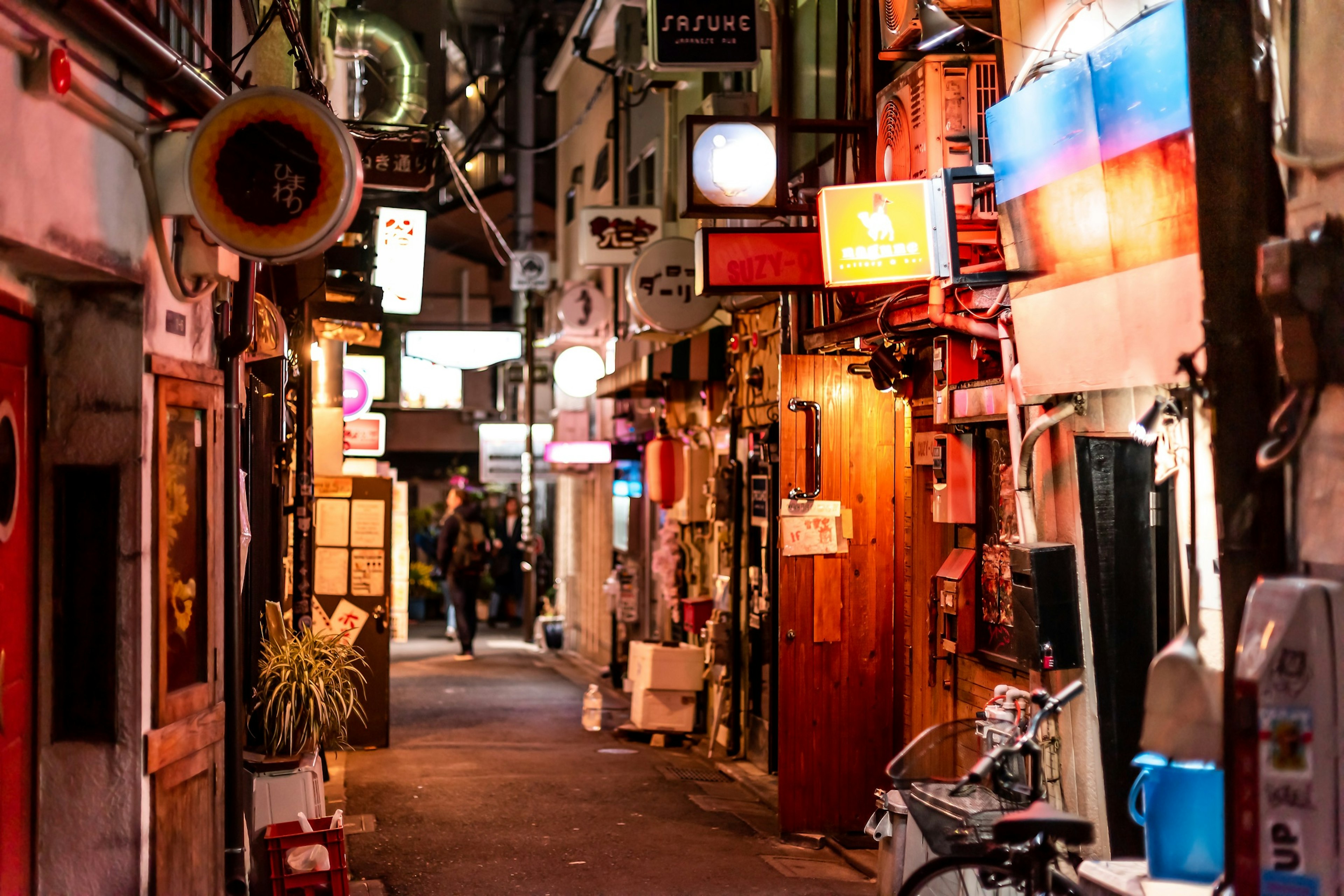 Tokyo_Osaka_Gems_Golden-Gai.jpg