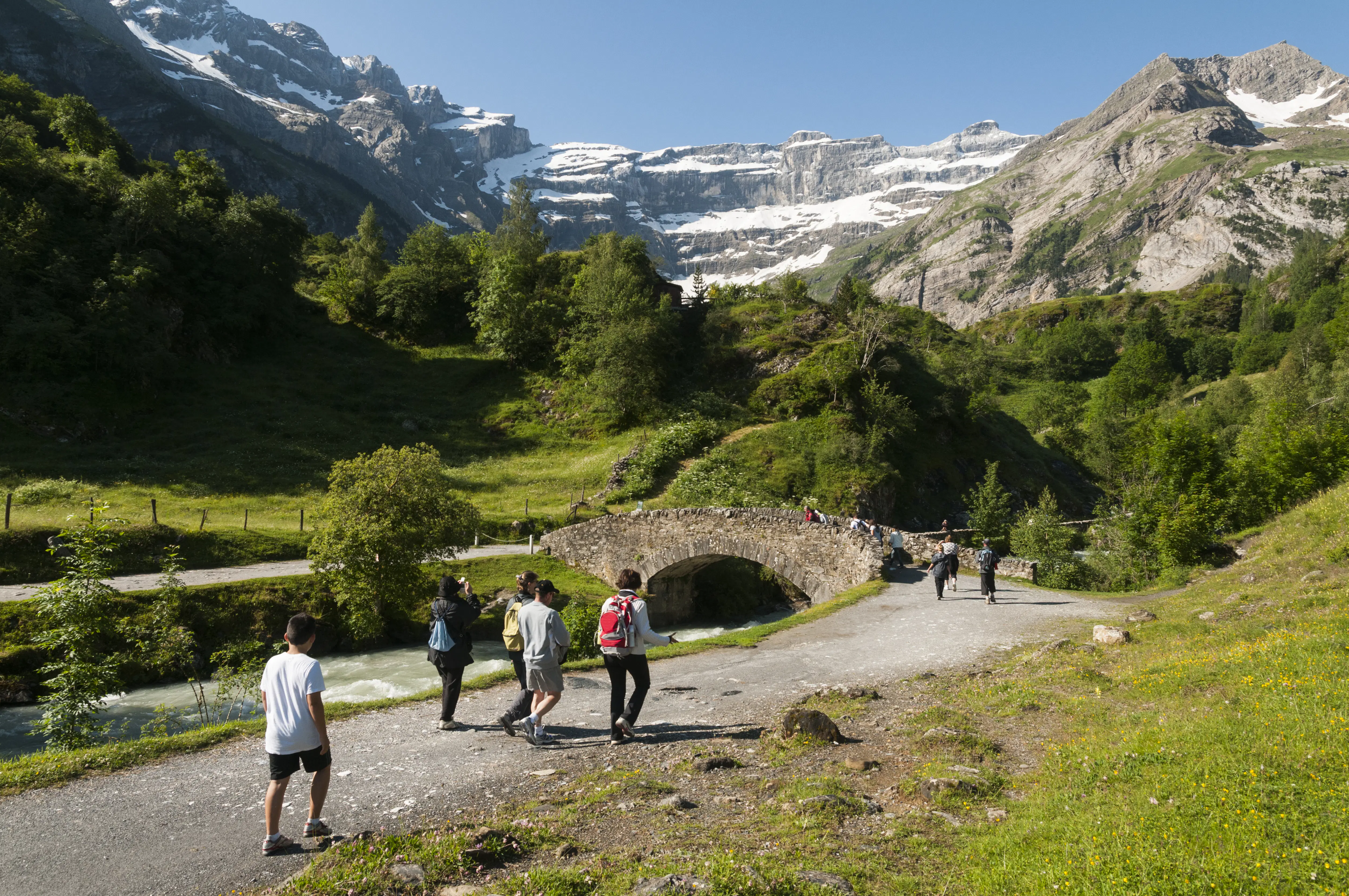 France, Pyrenees, Cirque de Gavarnie, Hikers on trail.