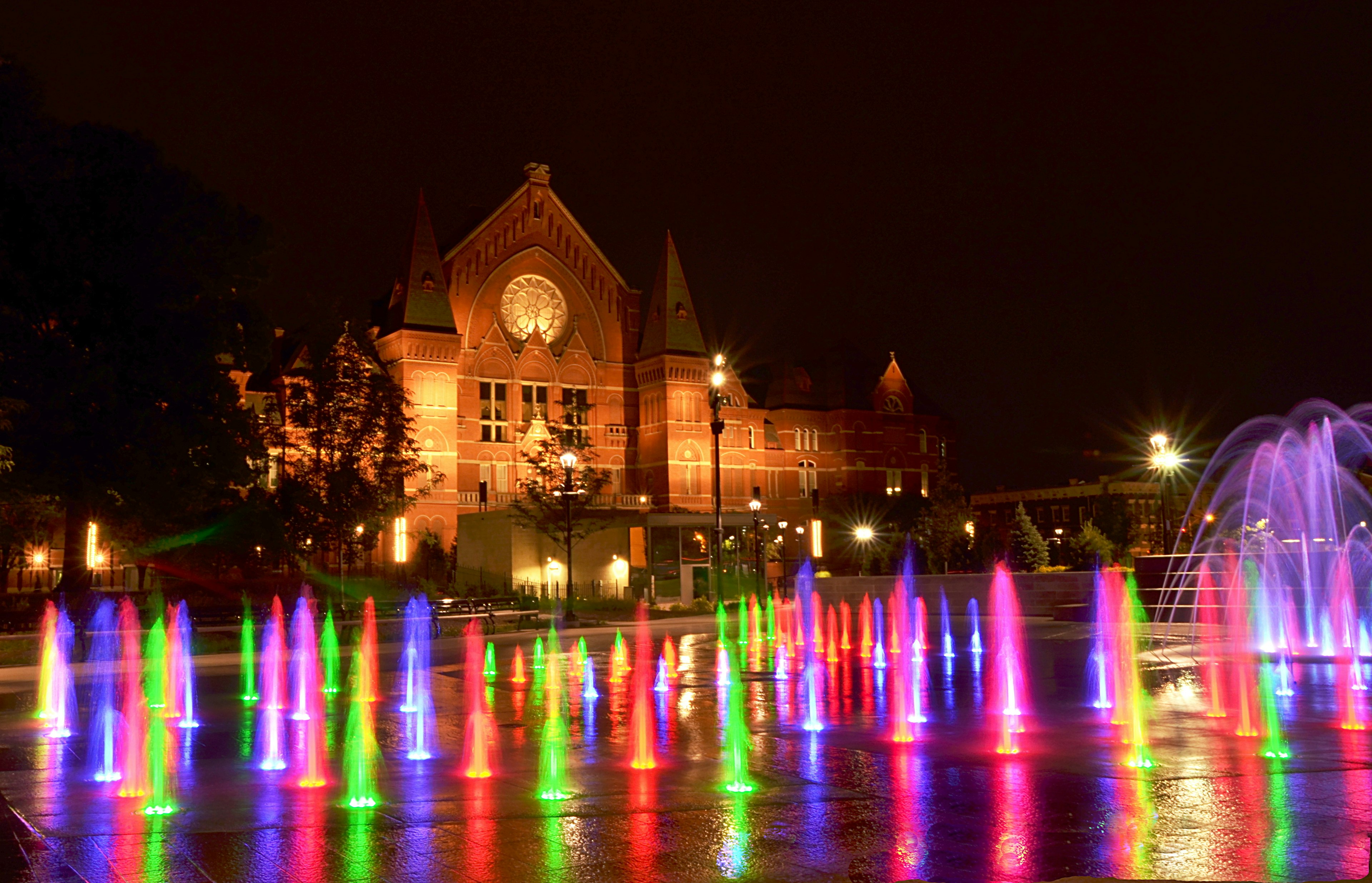 Washington Park's dancing fountains light up at night