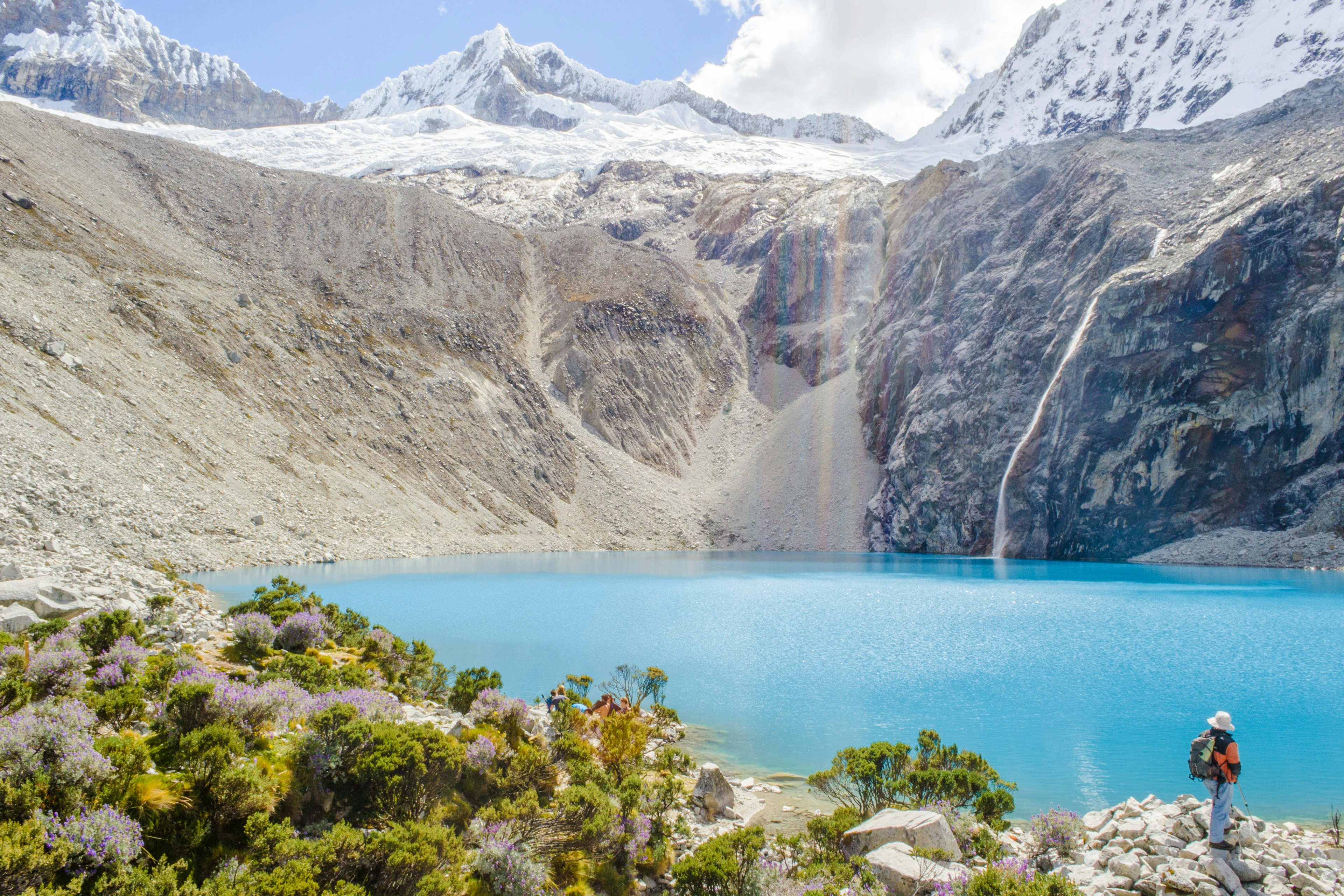 Hiker in front of Laguna 69, Huarascan National Park