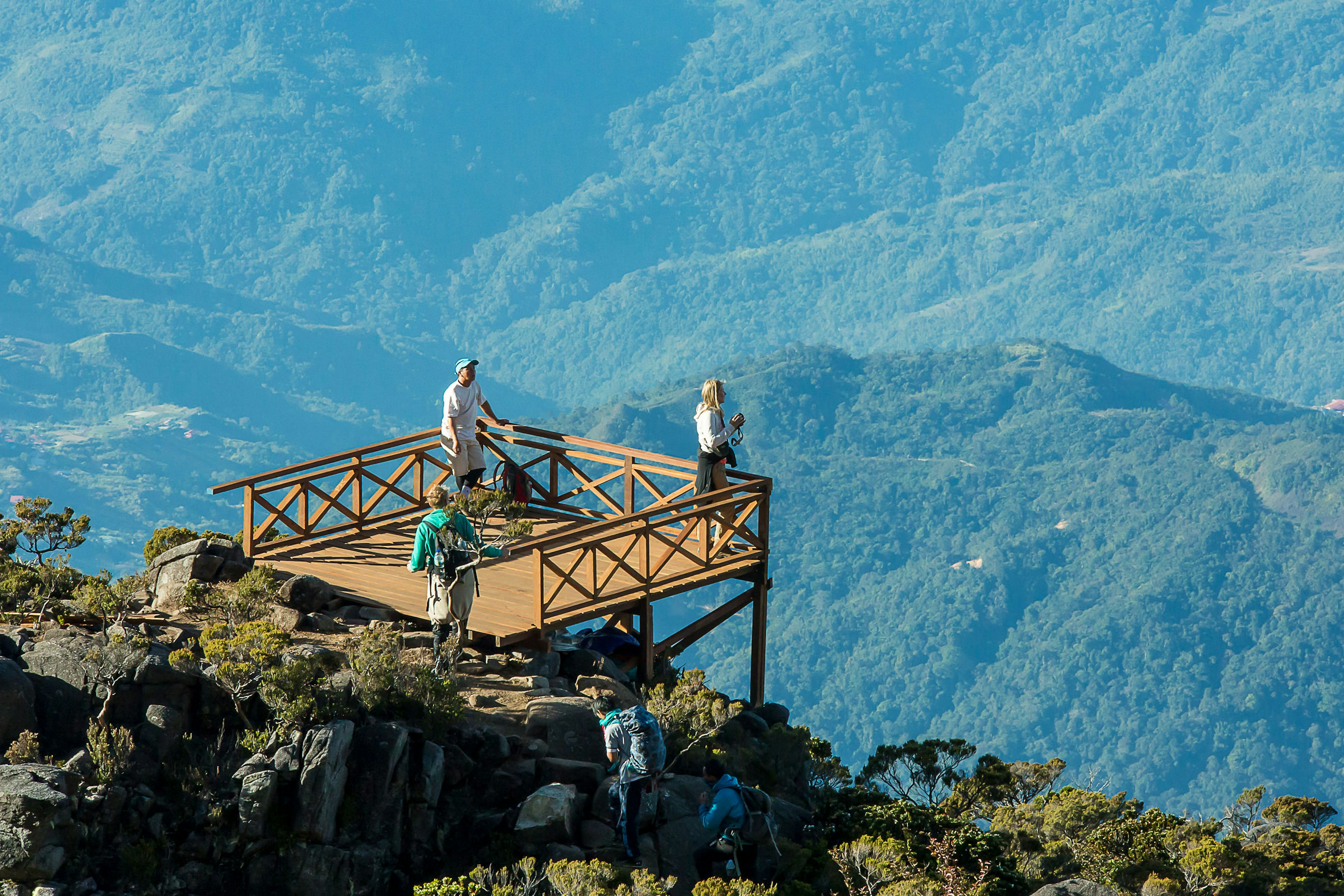 Hikers at the Jalan Ranau lookout at Mt Kinabalu