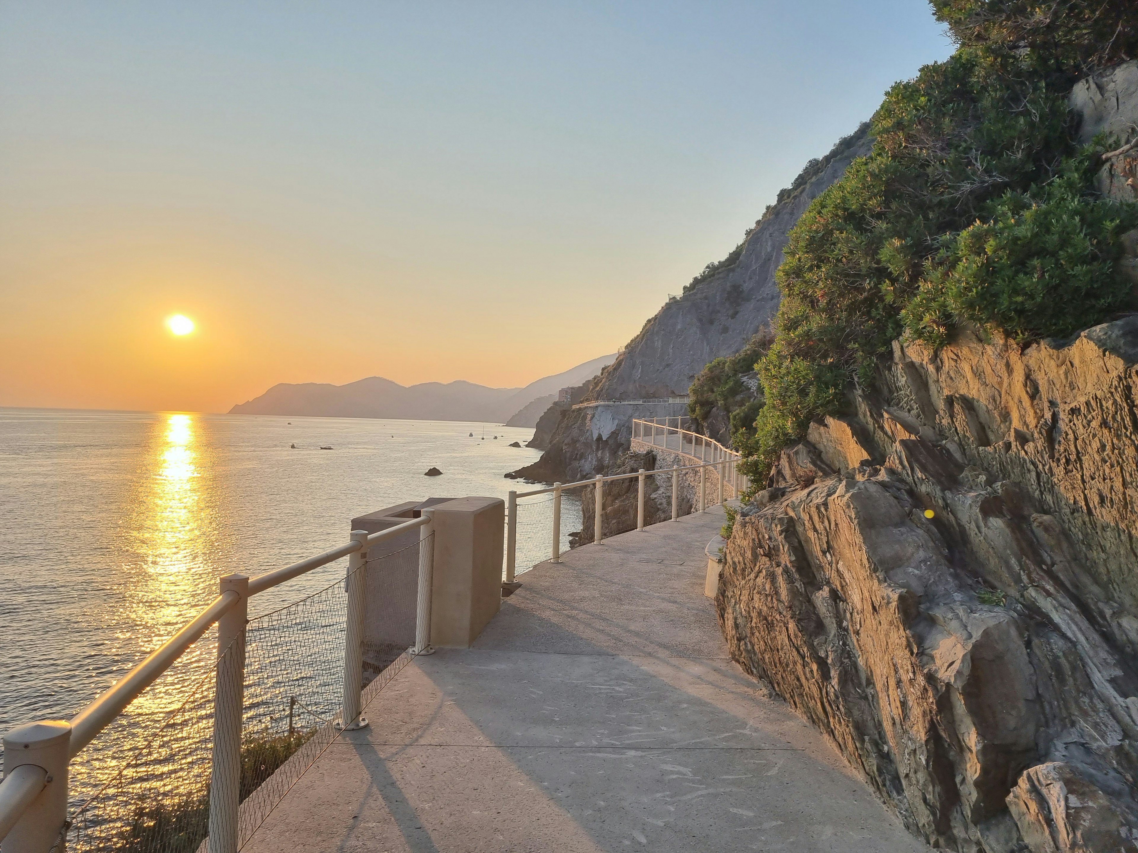 sunset-over-monterosso-headland-taken-from-the-first-bend-in-the-trail.jpg