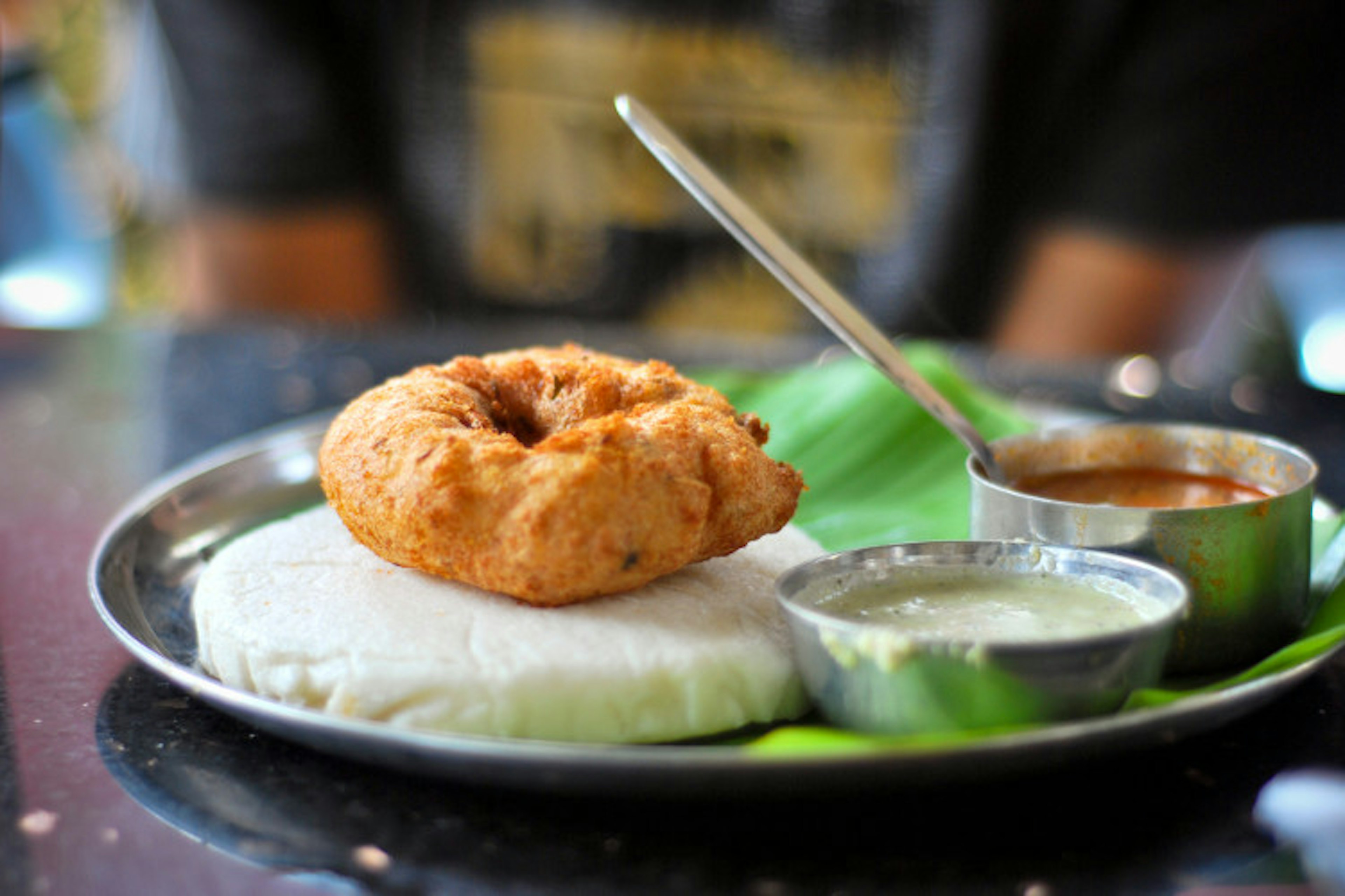 Vada and idli breakfast. Image by Harsha K R / CC BY-SA 2.0.