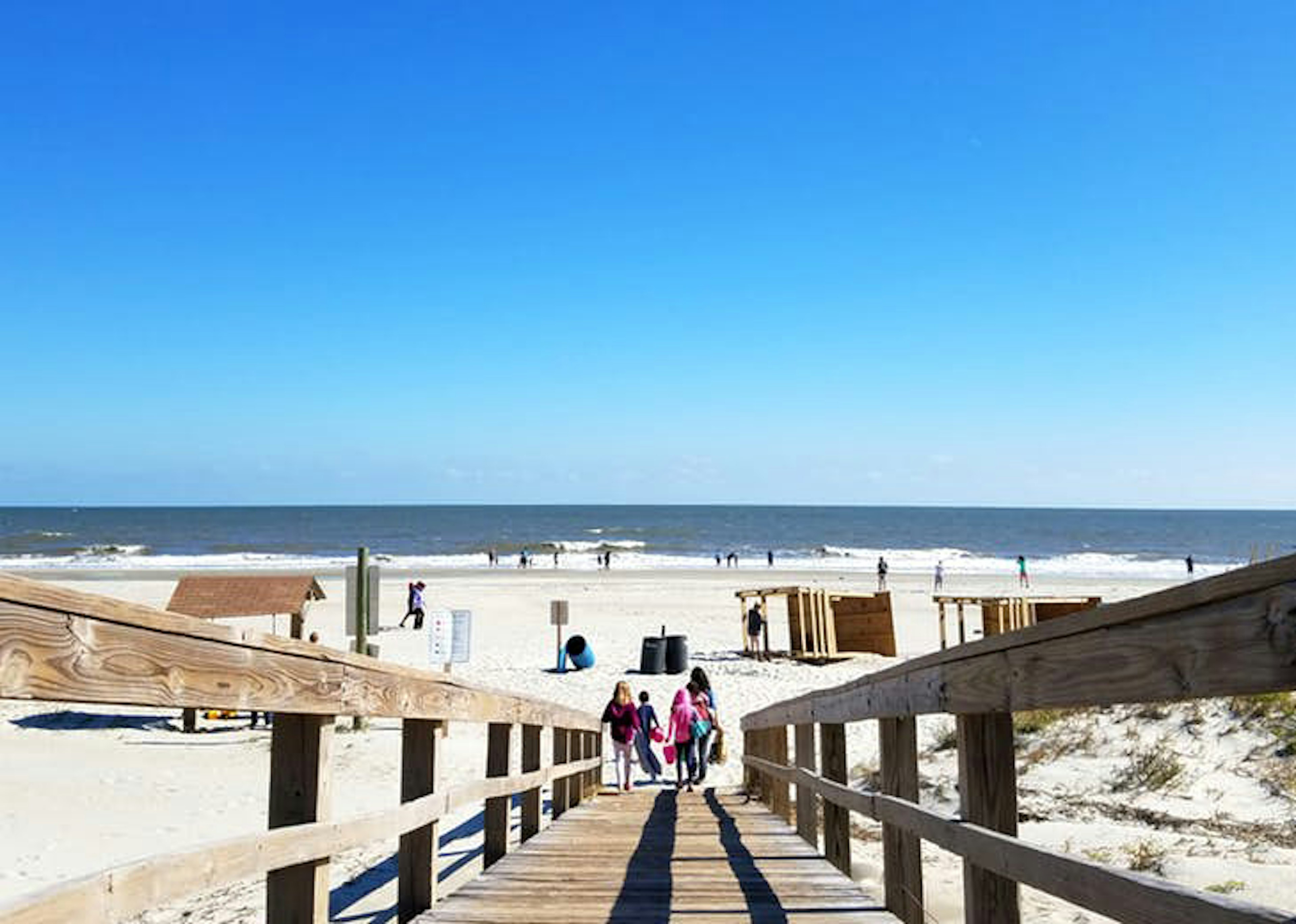 Tybee Beach – one of many superb stretches of sand that line the coast of Georgia © Mike Johansen / Lonely Planet