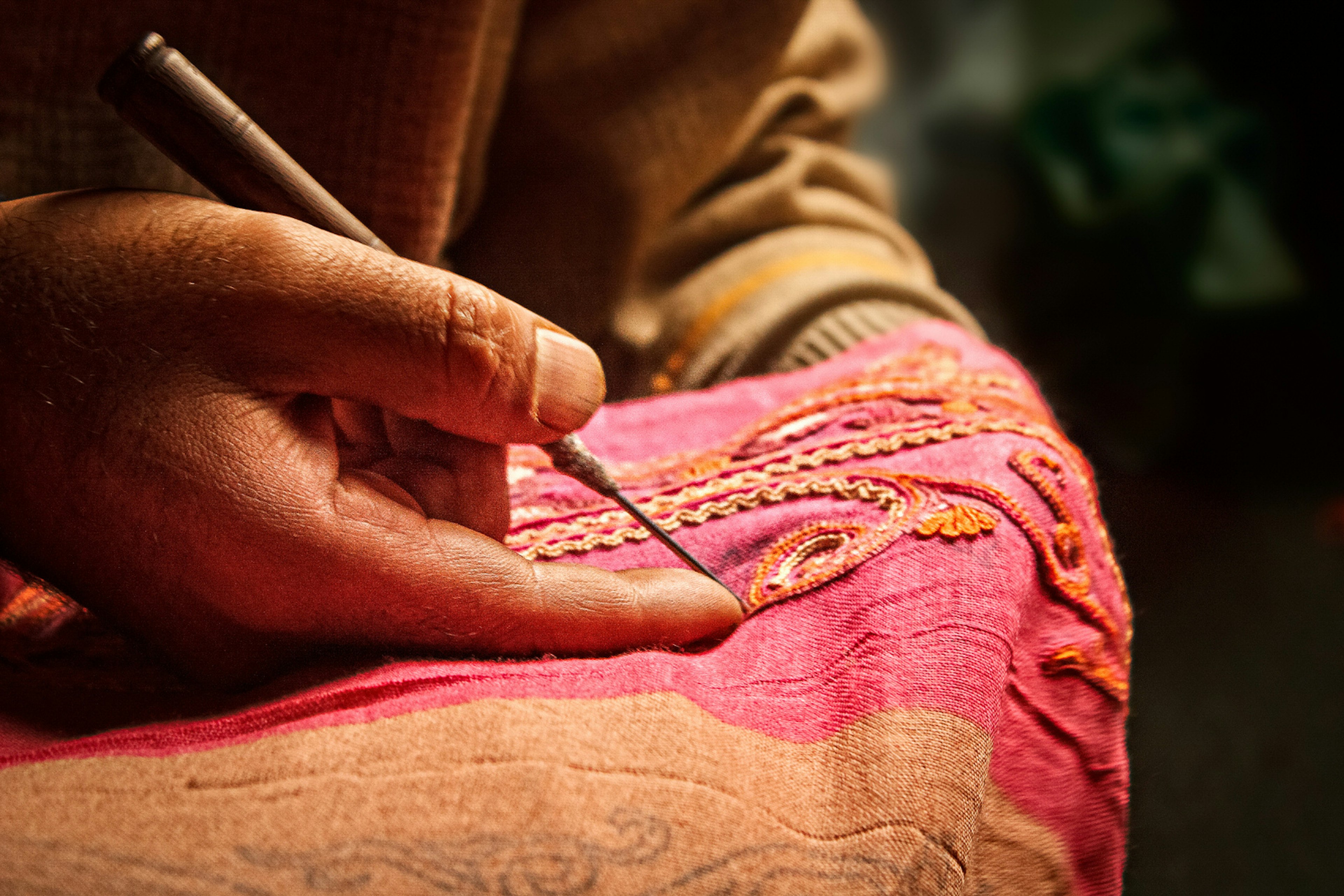 Embroidery with a long aari needle