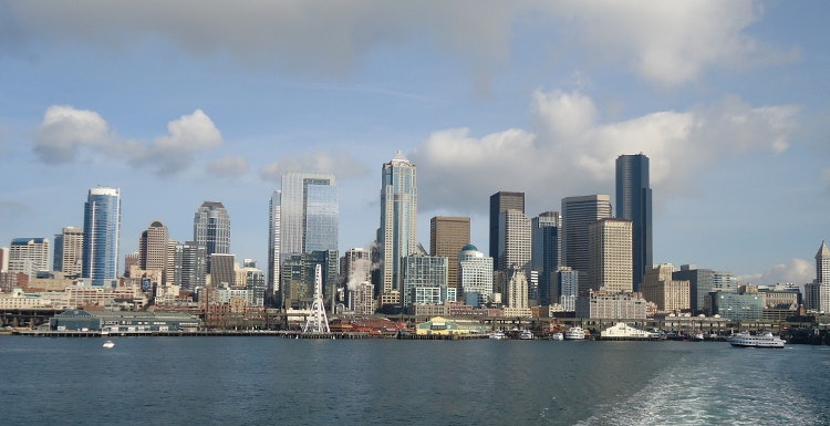 The Seattle skyline as seen from the ferry. Image by Brendan Sainsbury / Lonely Planet