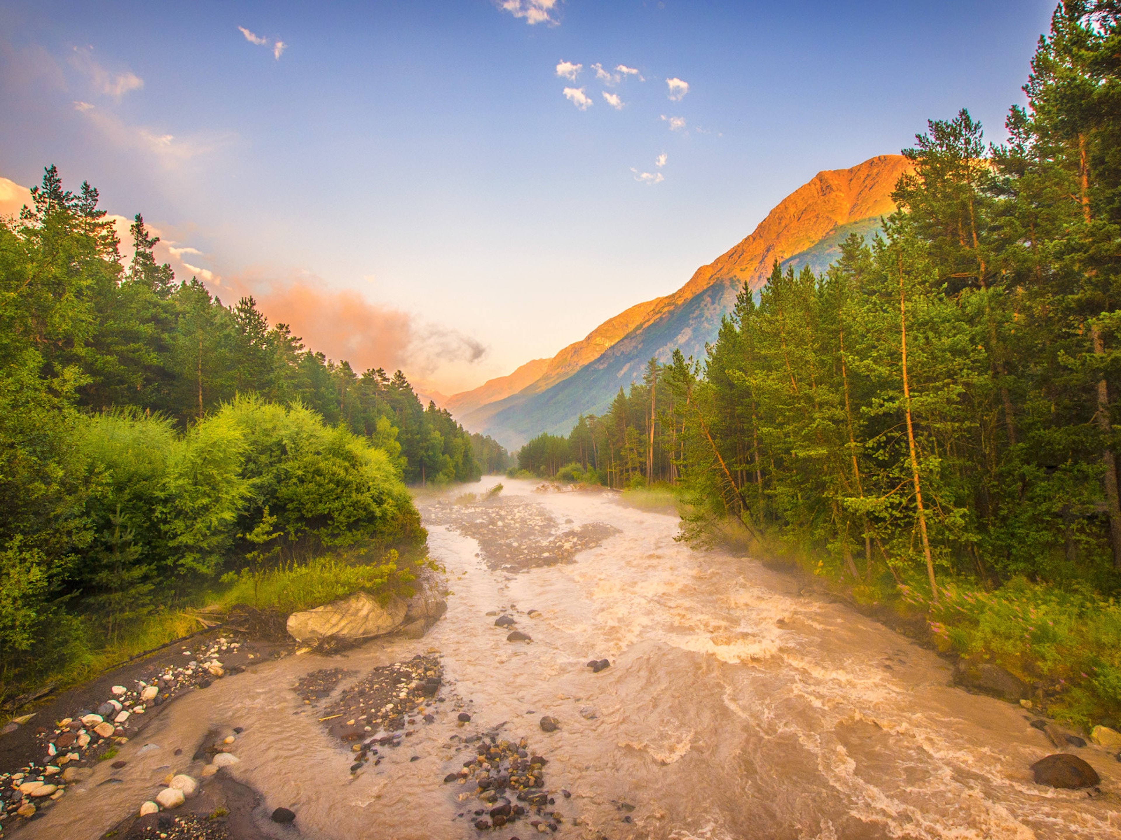 The Baksan River originates in the glaciers of Mt Elbrus © Peter Watson / ϰϲʿ¼