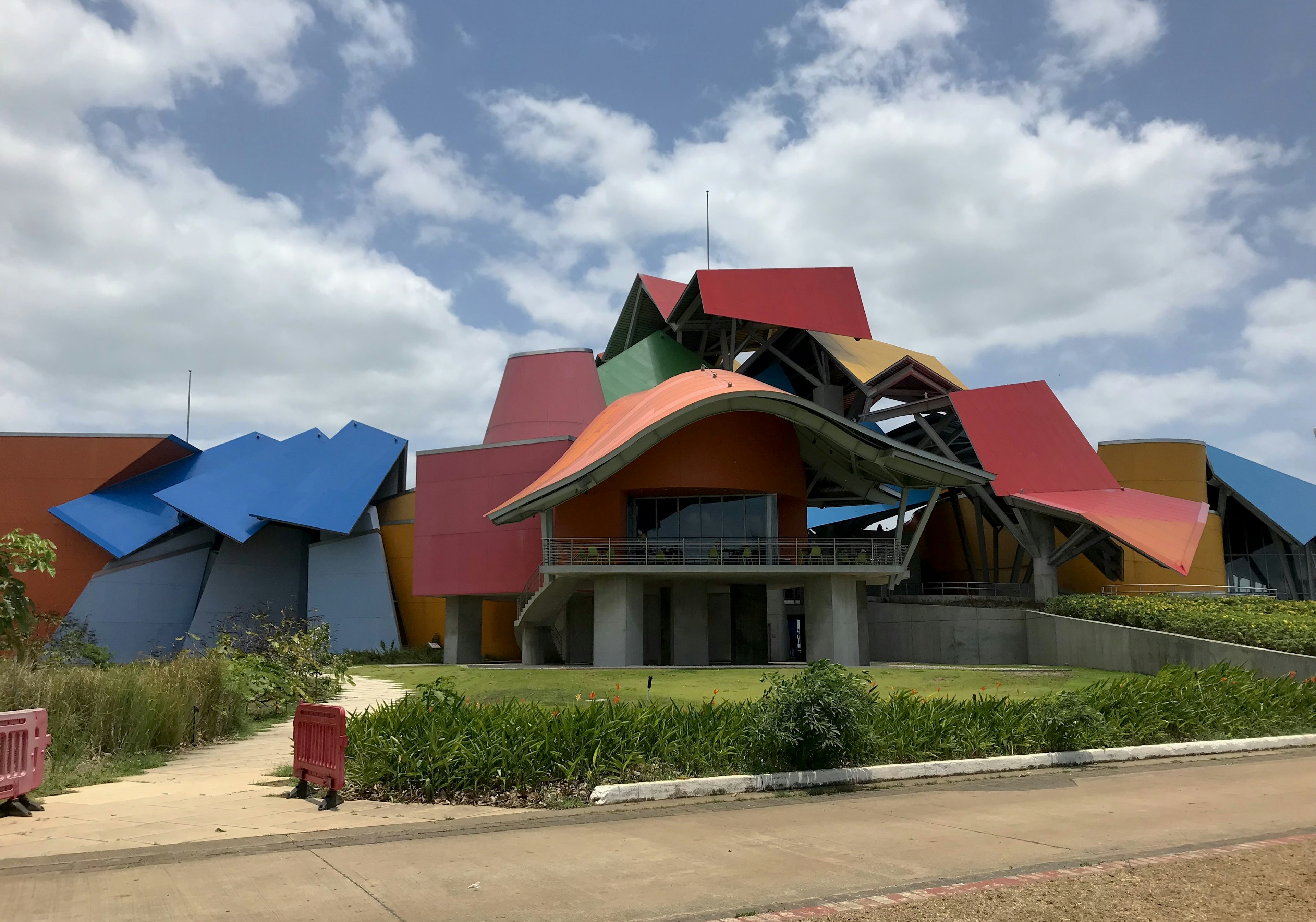 The BioMuseo's vibrant colors makes it one of the most Instagram-worthy buildings in Panama City © Martina Gili / Lonely Planet