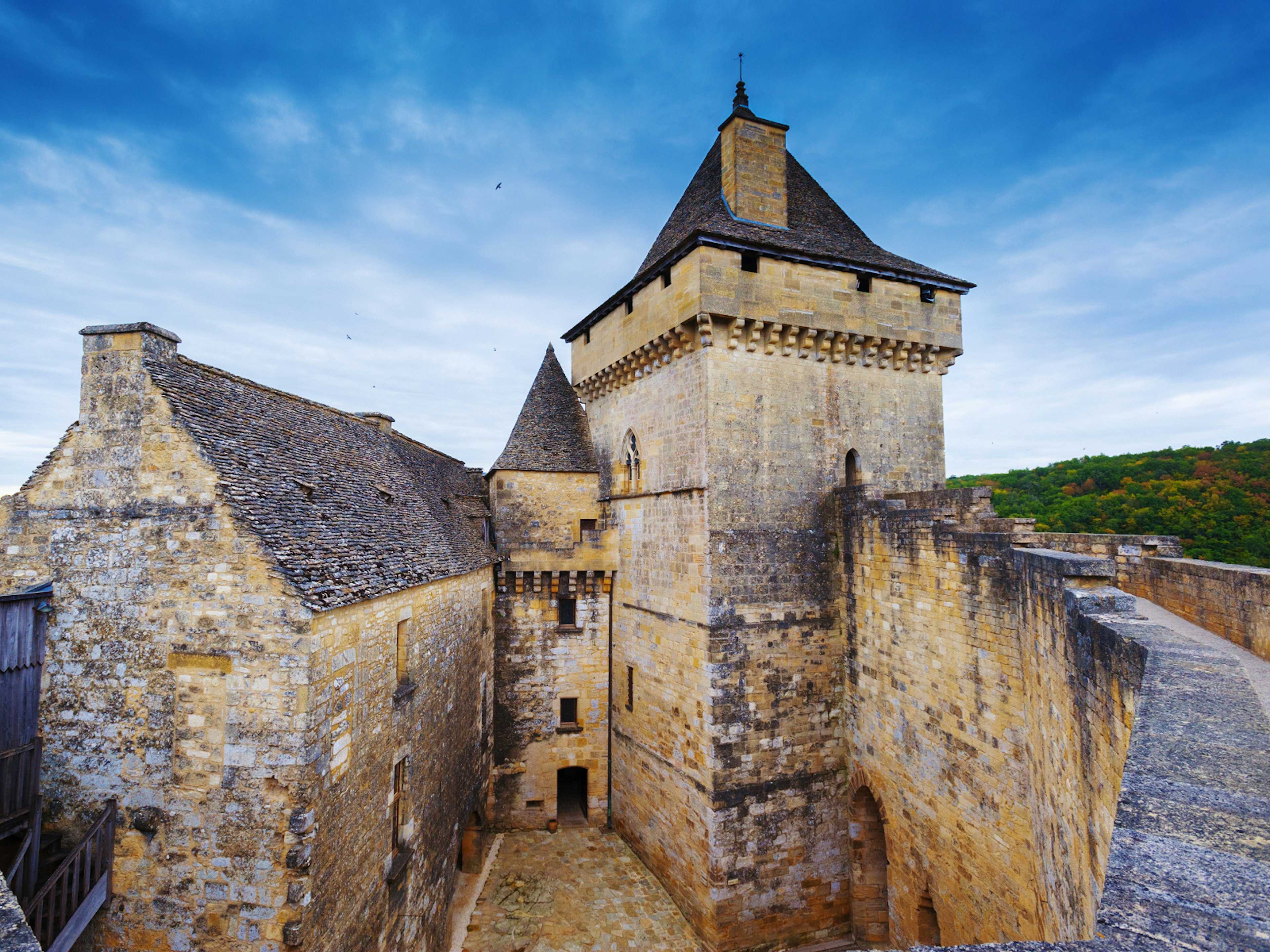 Looking to Chateau Castelnaud from the ramparts