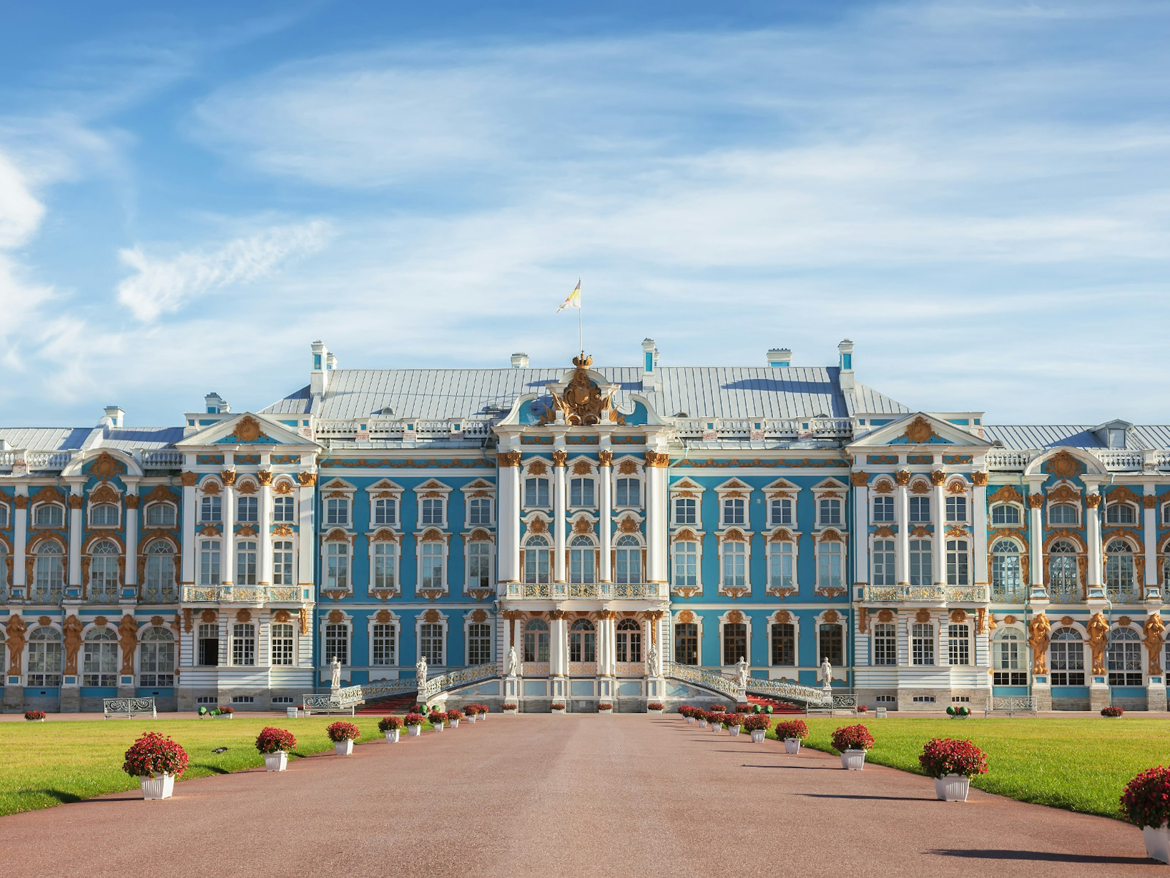 The opulent baroque-style summer palace of Catherine the Great in Pushkin (Tsarskoe Selo) © Anna Pakutina / Shutterstock