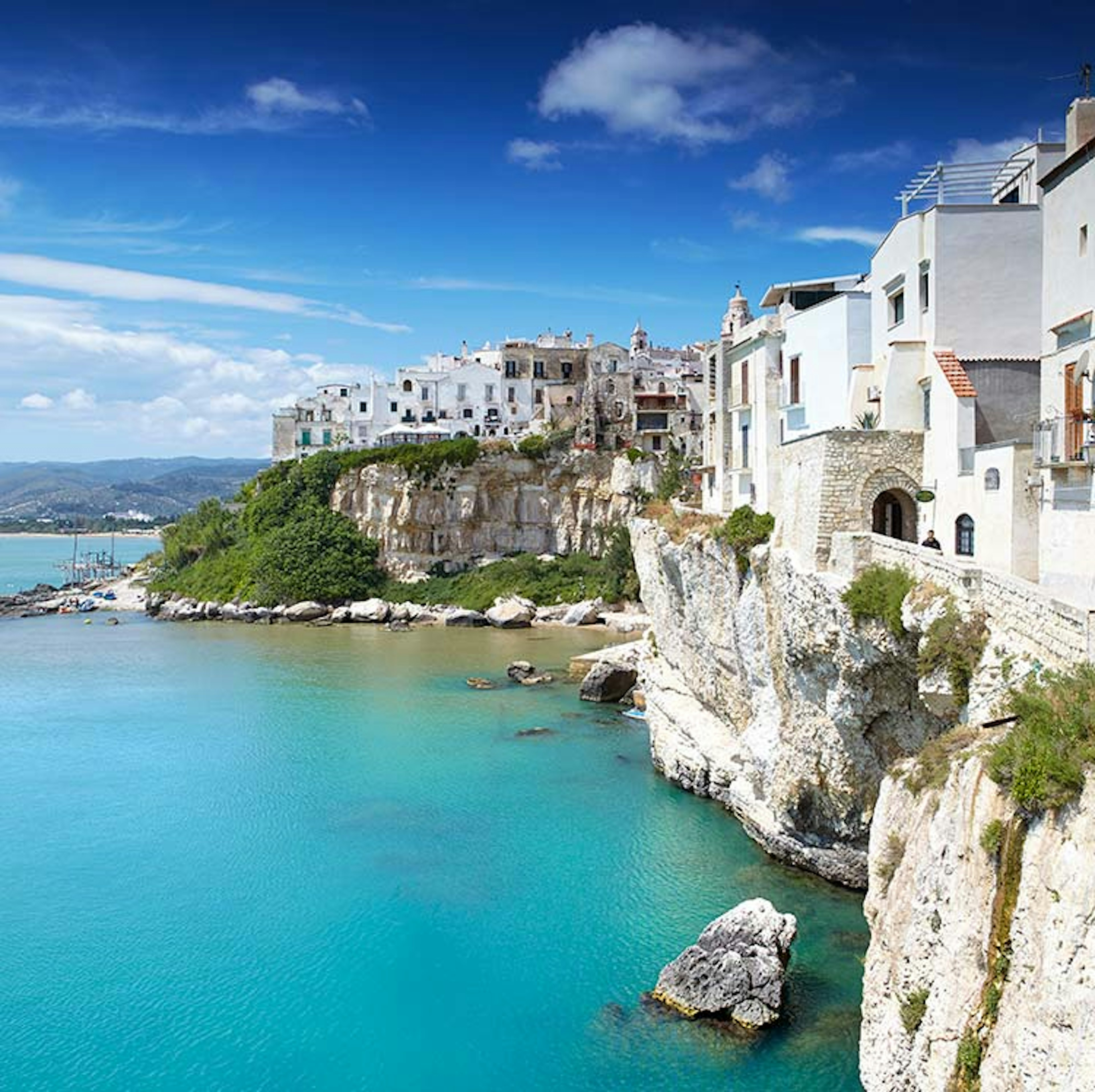 Vieste, the main town in the Gargano region, faces the Adriatic from atop its limestone cliffs. Image by ϰϲʿ¼ Traveller