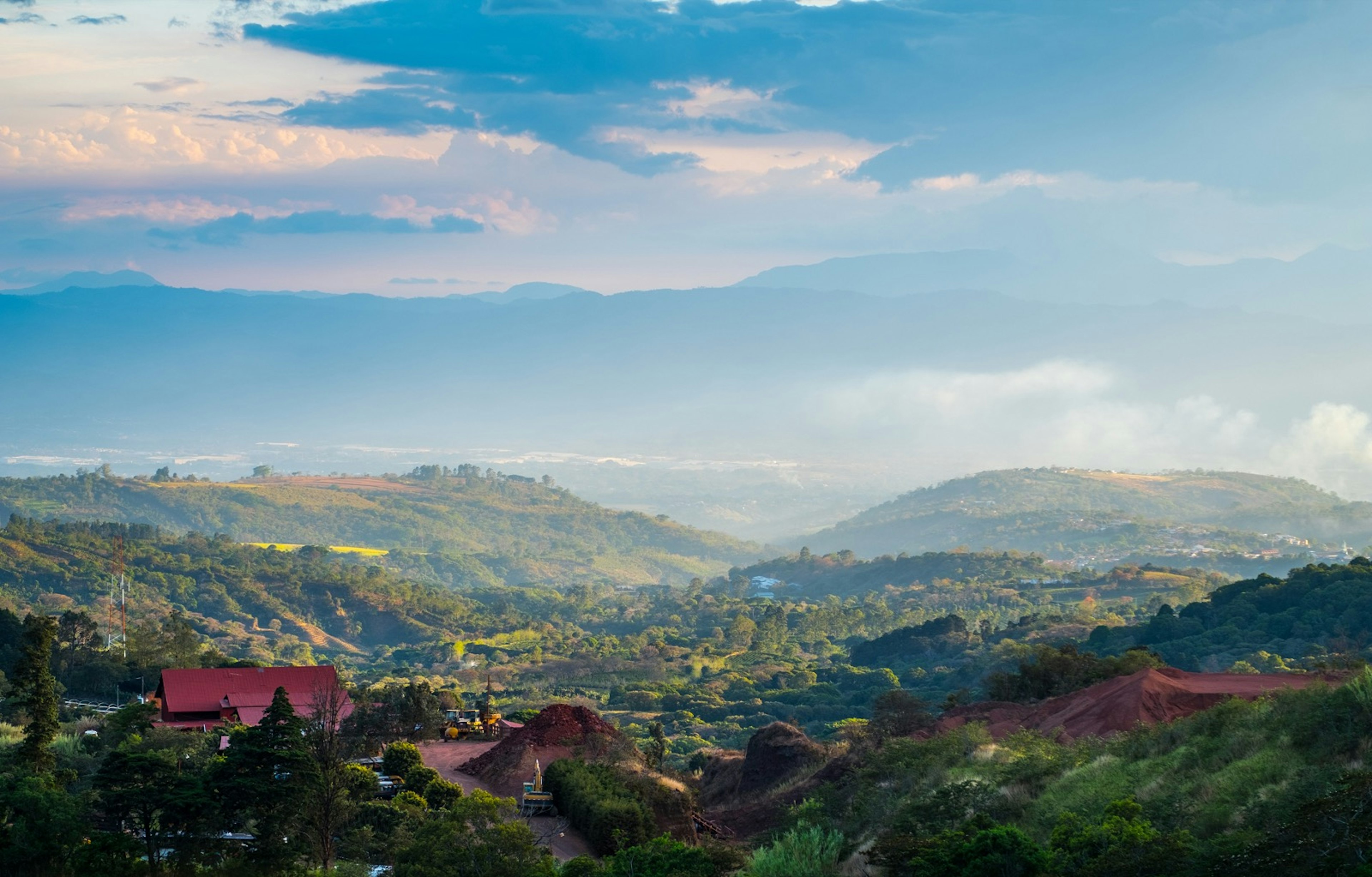 View of the central valley in Costa Rica © Dudarev Mikhail/Shutterstock