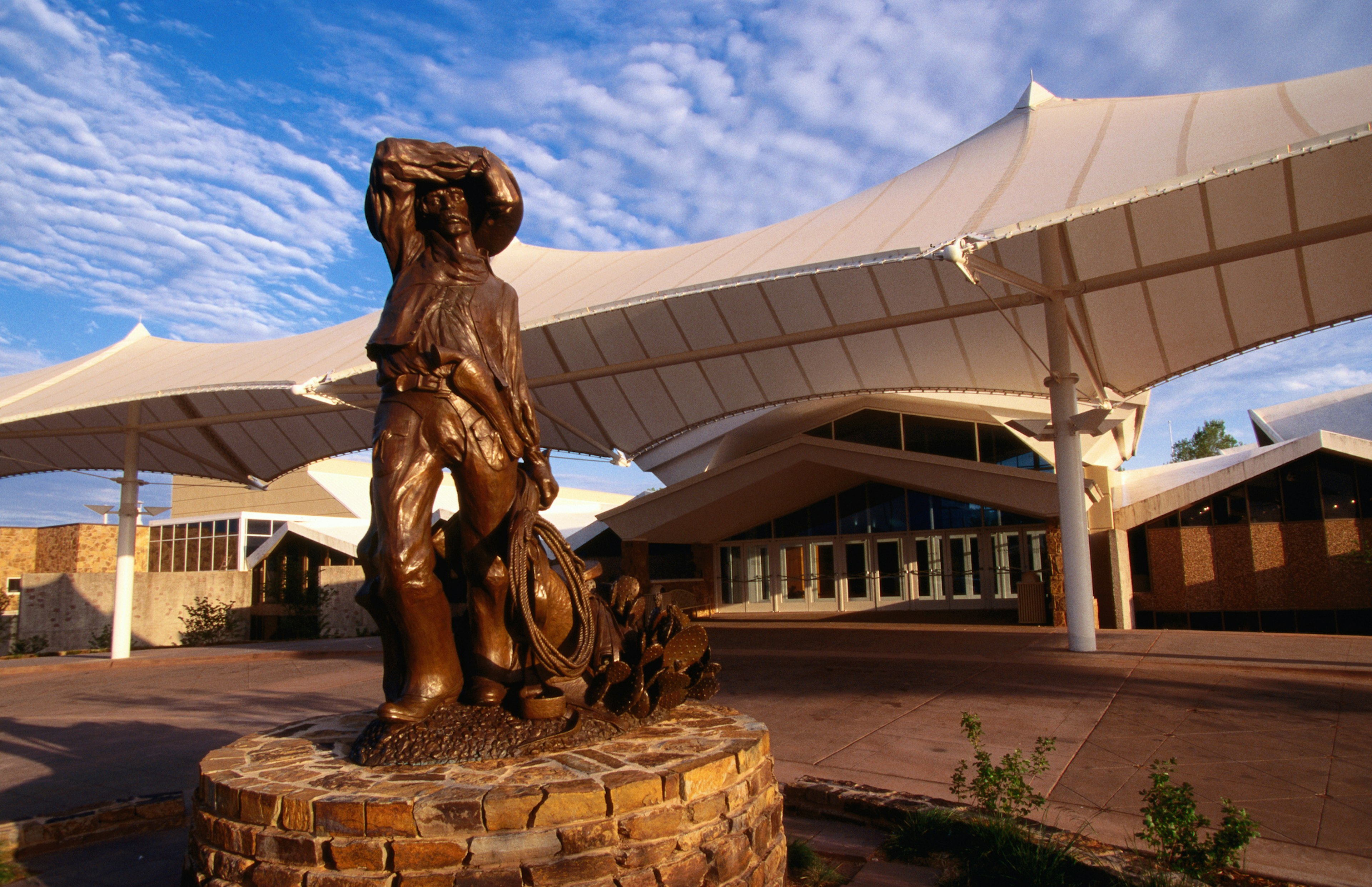 'Welcome Sunset' statue outside National Cowboy & Western Heritage Museum.