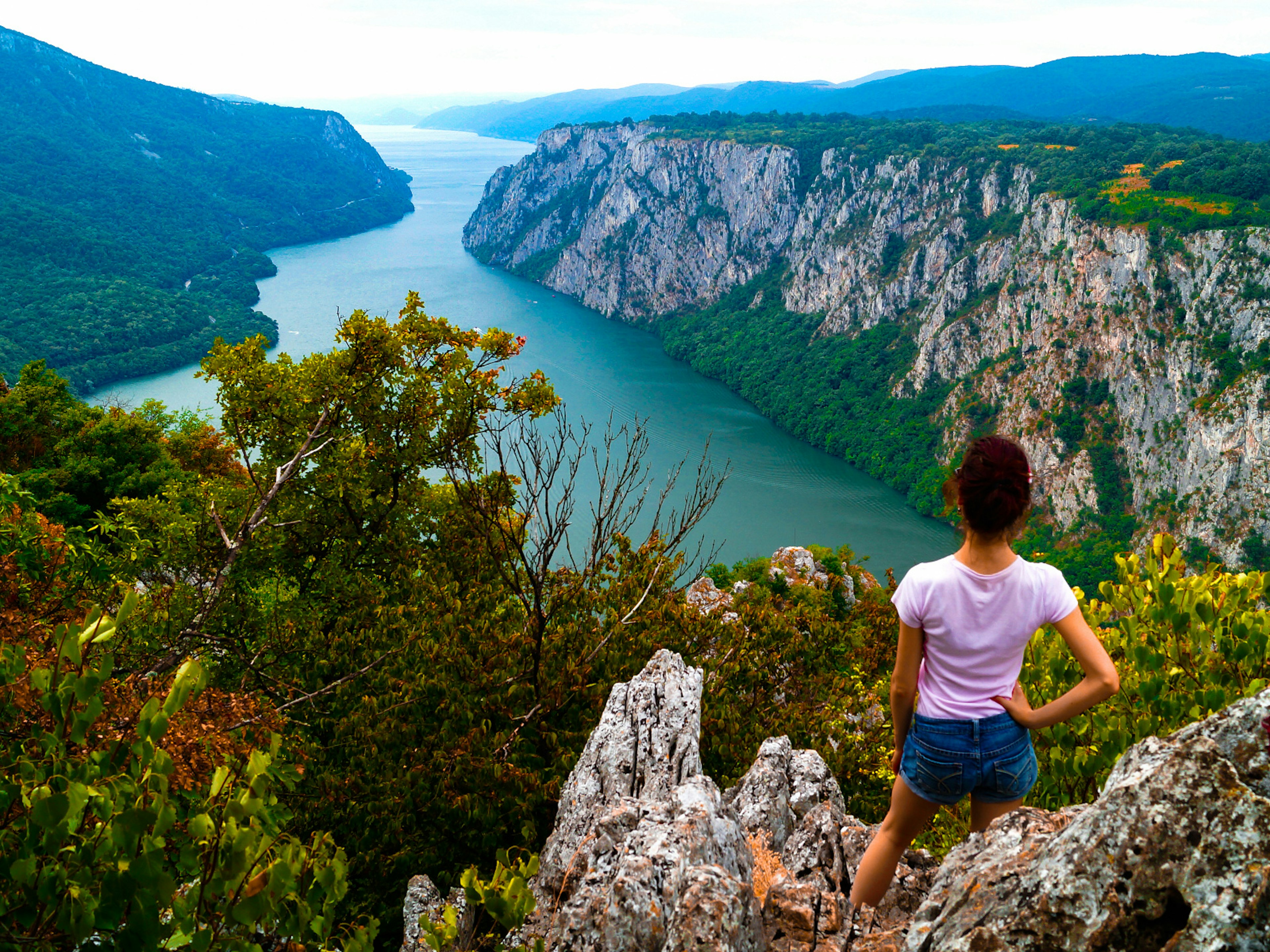 Hiking trails lead through Đerdap National Park to peaks with impressive views over the Iron Gates of the Danube © Jeroen Mikkers / Shutterstock