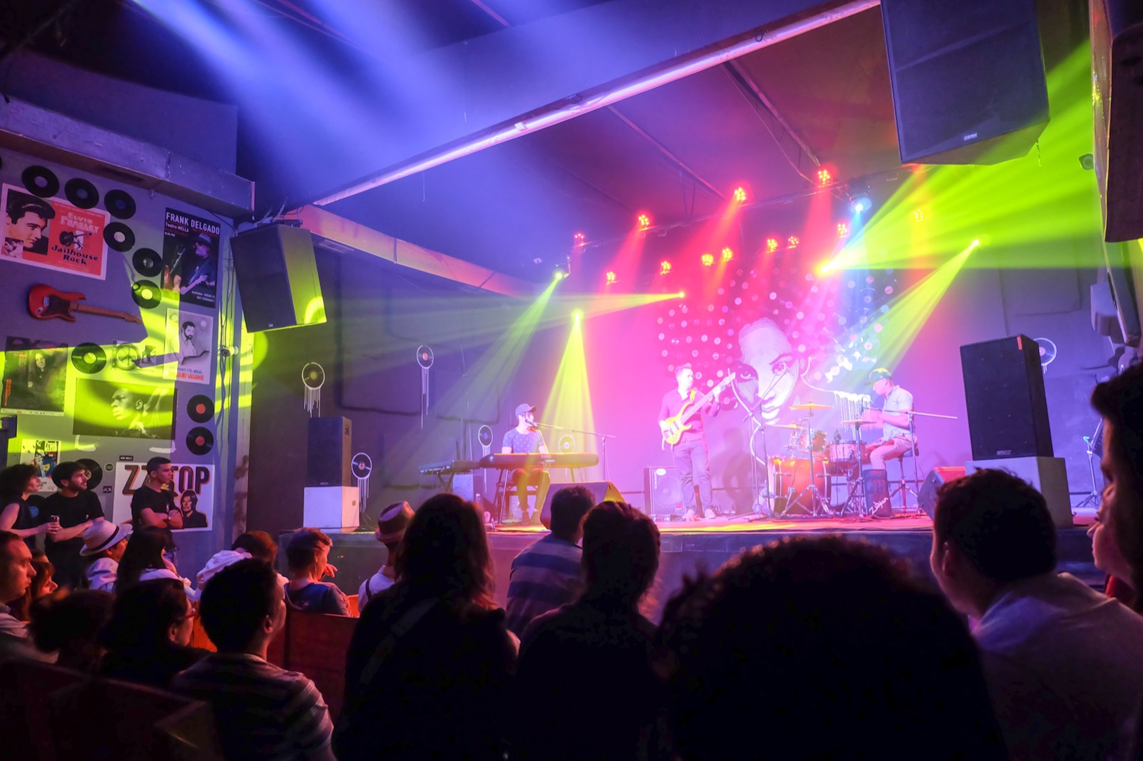 Trio performs at the Fabrica de Arte Cubano in Havana. Diana Rita Cabrera / ϰϲʿ¼