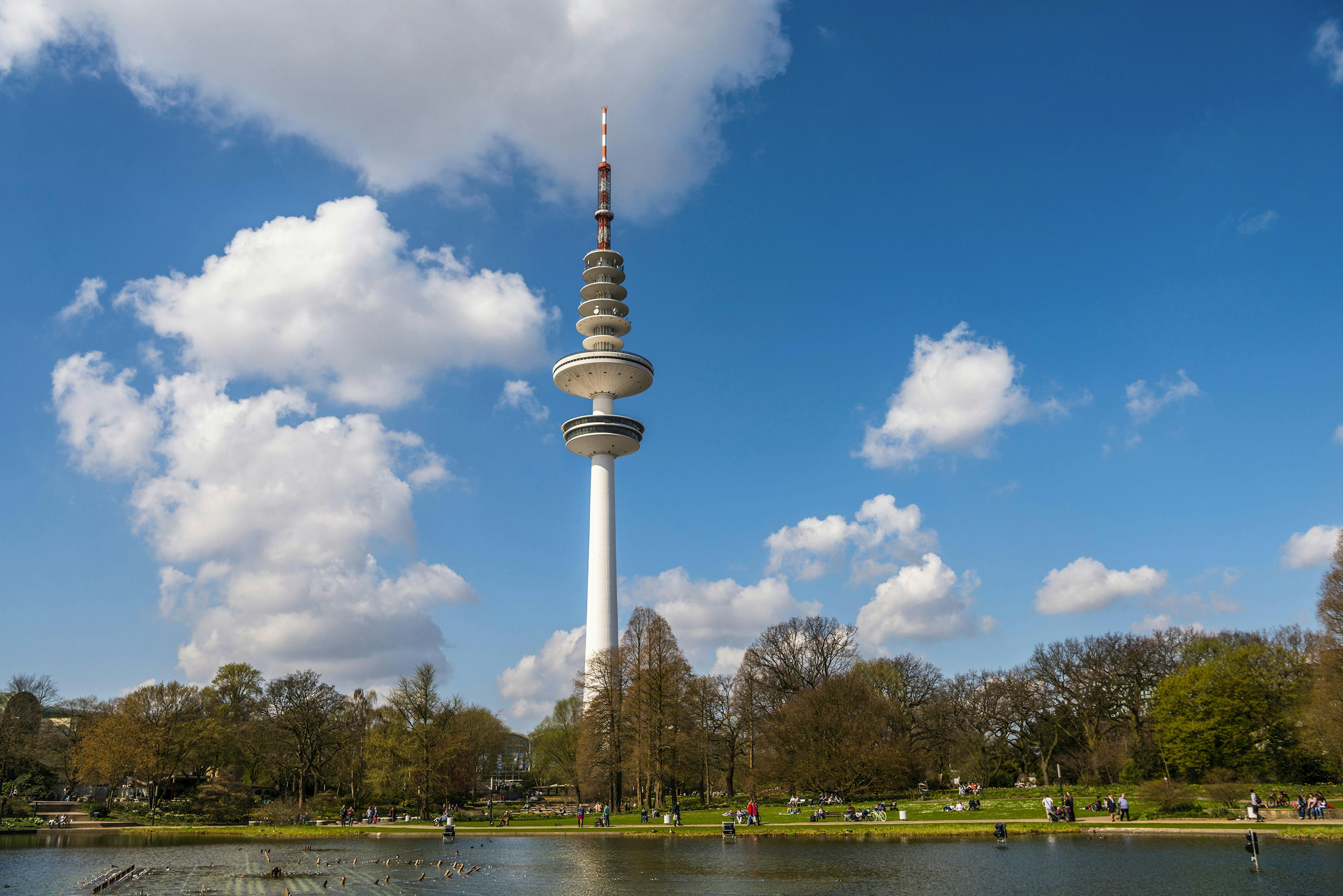 925943418
attraction, building, cloudy, cloud, hamburg, hanseatic city, heinrich-hertz-turm, norddeutschland, northern germany, planten un blomen, provincial capital, tourist attractions
Lake Parksee, Planten un Blomen, at back the Hamburger television tower, Heinrich-Hertz-Turm, Tele-Michel, Telemichel, Hamburg, Germany, Europe