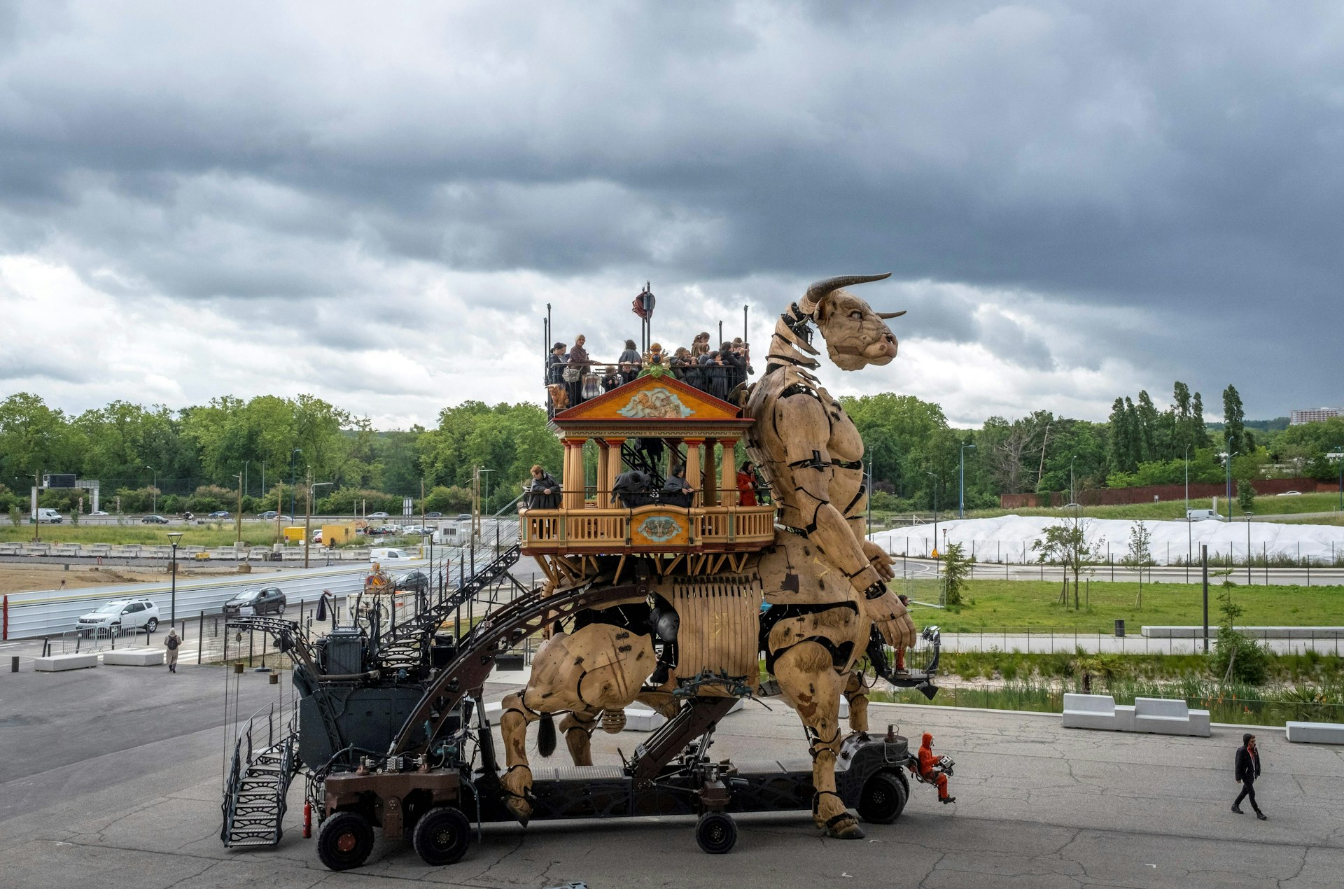 The 47-tonne articulated machine made of steel and wood entitled the "Minotaure" carries passengers during a performance in front of the Halle de la Machine in Toulouse