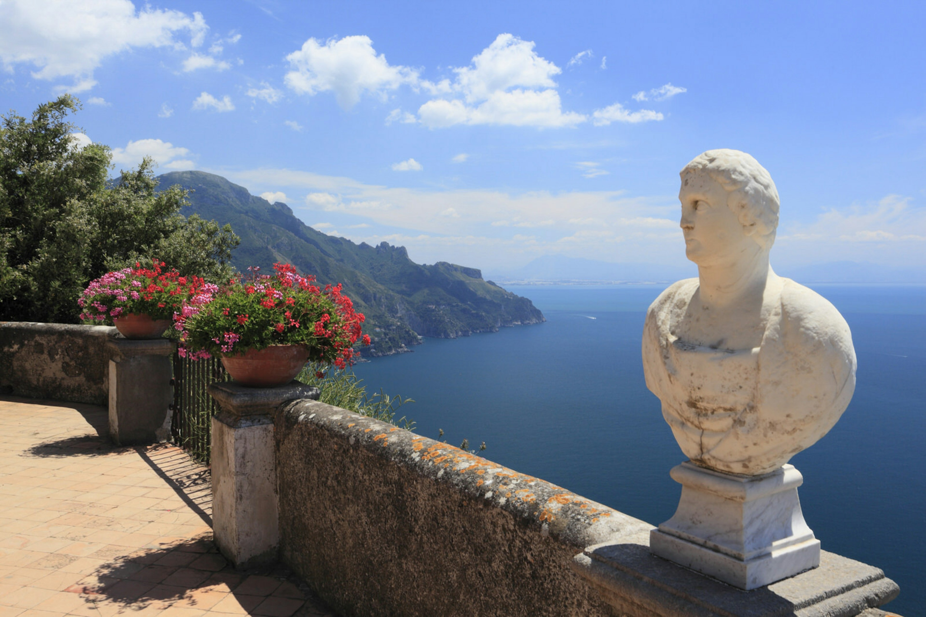 Views of the ocean from Villa Cimbrone, Italy © MIXA Co. Ltd / Getty Images