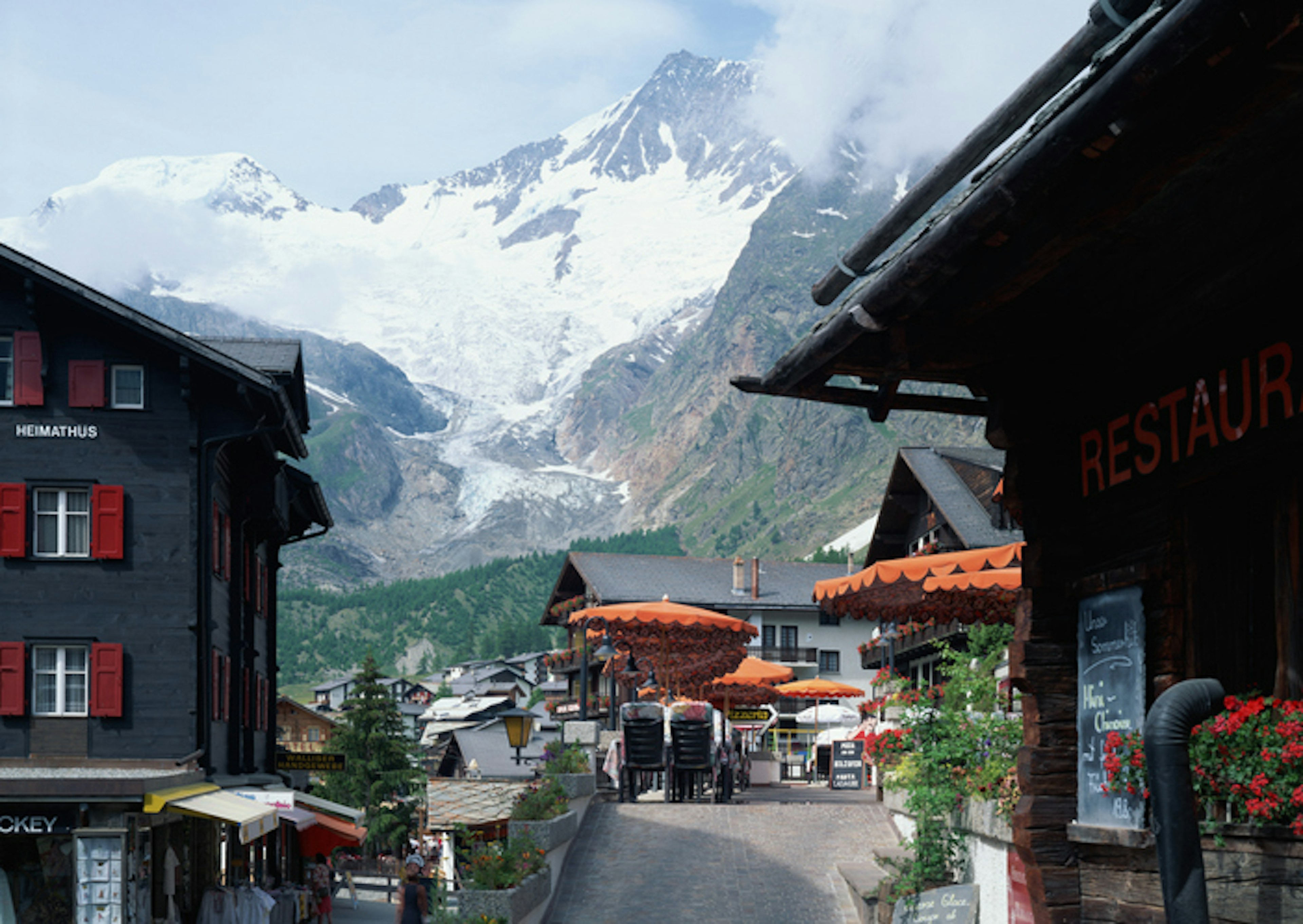 122665484
alphubel, building, cafe, central europe, europe, facilities, feegletscher, force, forceful, glacier, grand, hill, ice, land, mineral, mountain, nature, nobody, outdoor, pavement, pavement cafe, restaurant, retail premises, road, rock, rock surface, saas fee, snow, solid, stone, stone pavement, street, swiss confederation, taeschhorn, weather, white