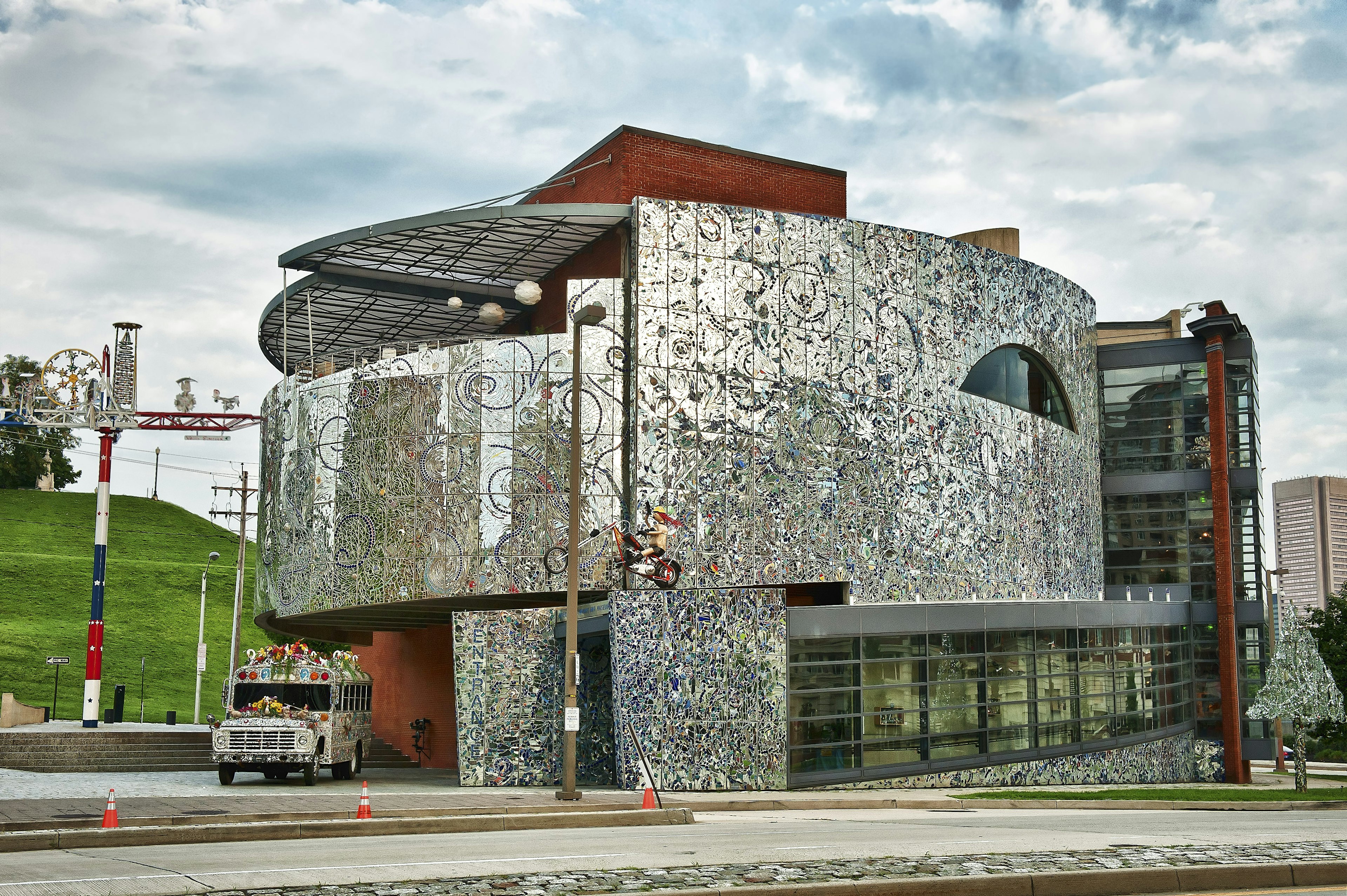 BALTIMORE, MARYLAND, UNITED STATES - 2011/08/18: American Visionary Art Museum, Inner Harbor. (Photo by John Greim/LightRocket via Getty Images)