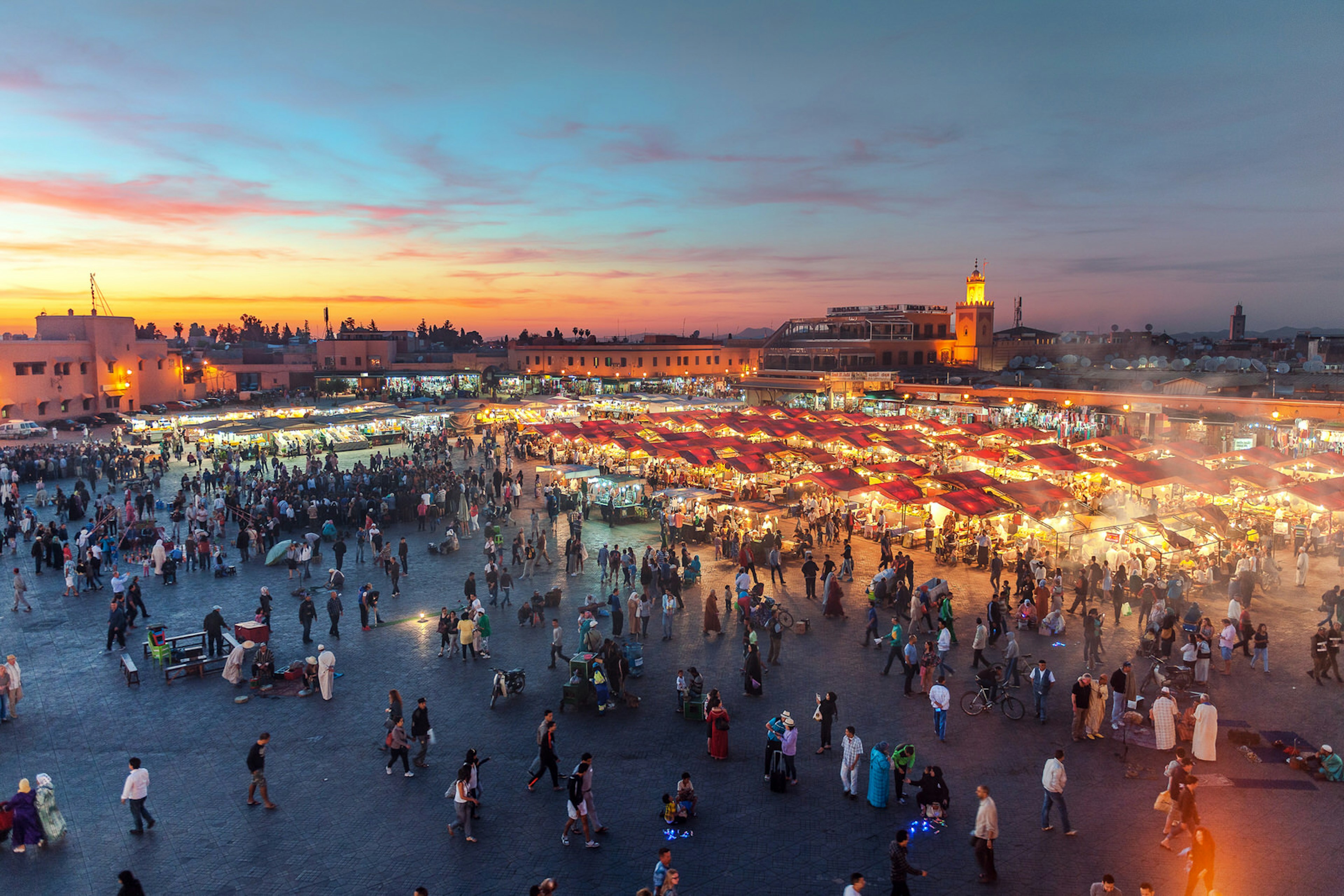 An evening stroll through Djemma el-fna soon turns into an adventure © Pavliha / Getty Images