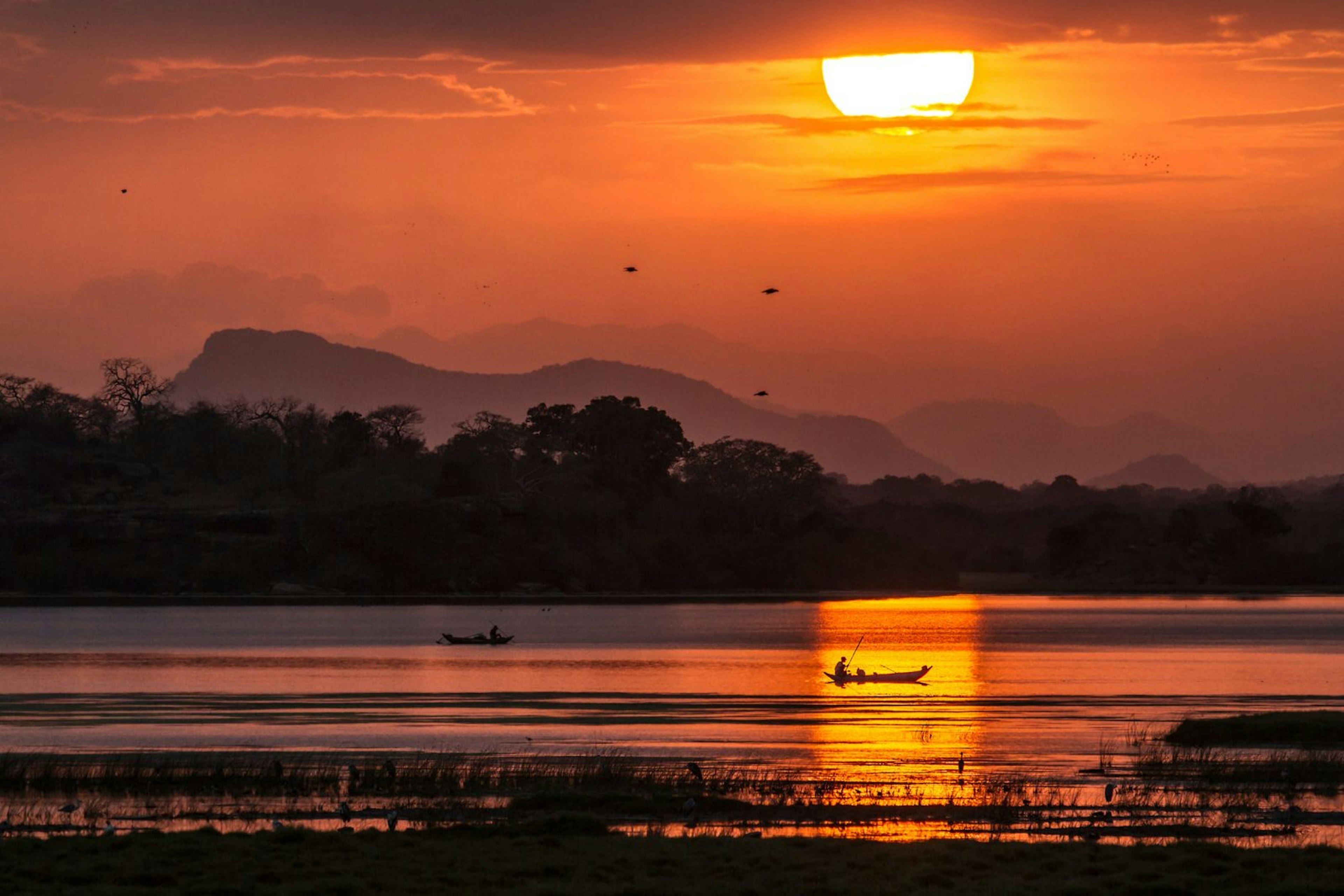 Sunset over the lagoon © Utopia_88 / Getty Images