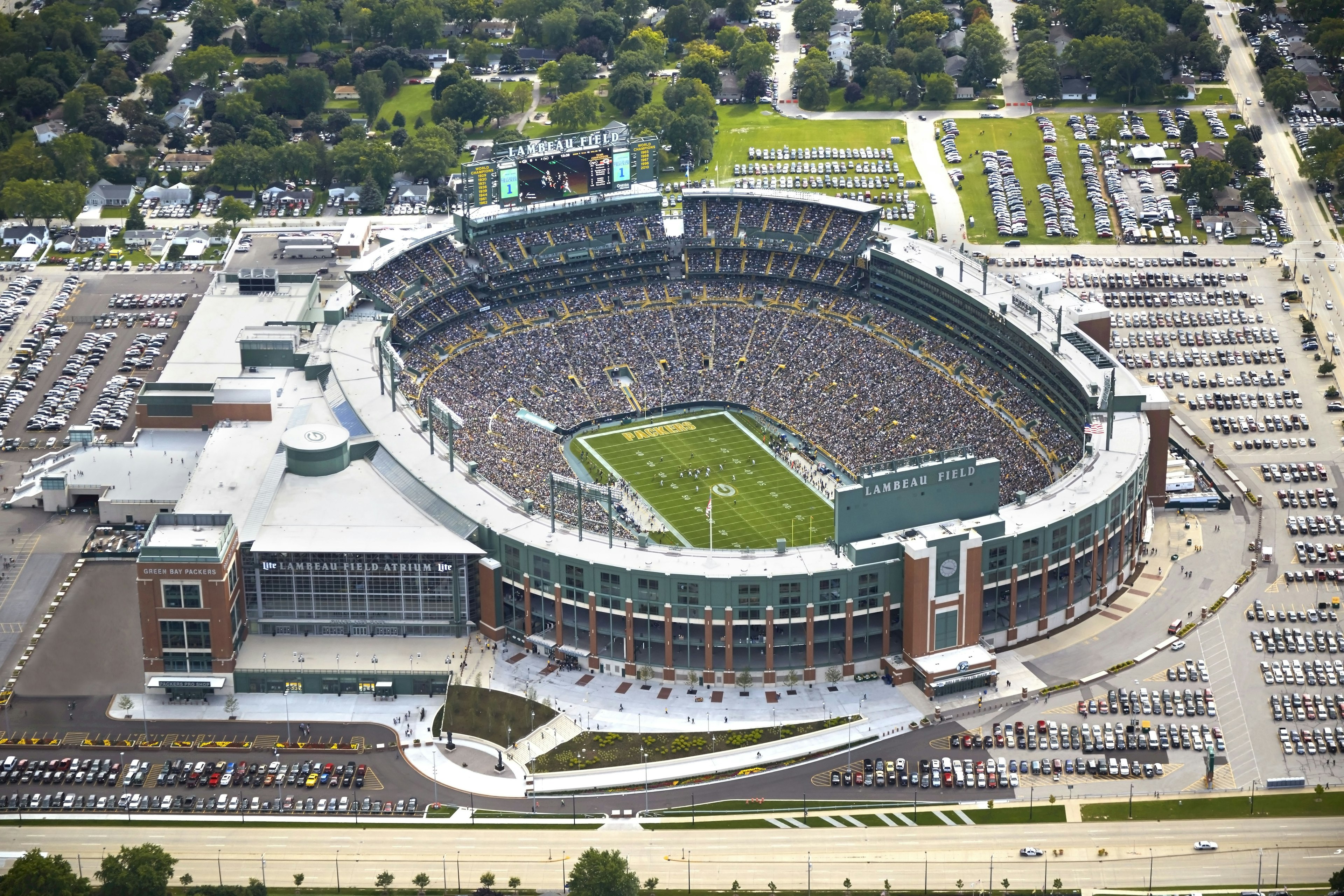 A bird's-eye view of packed Lambeau Field in Green Bay