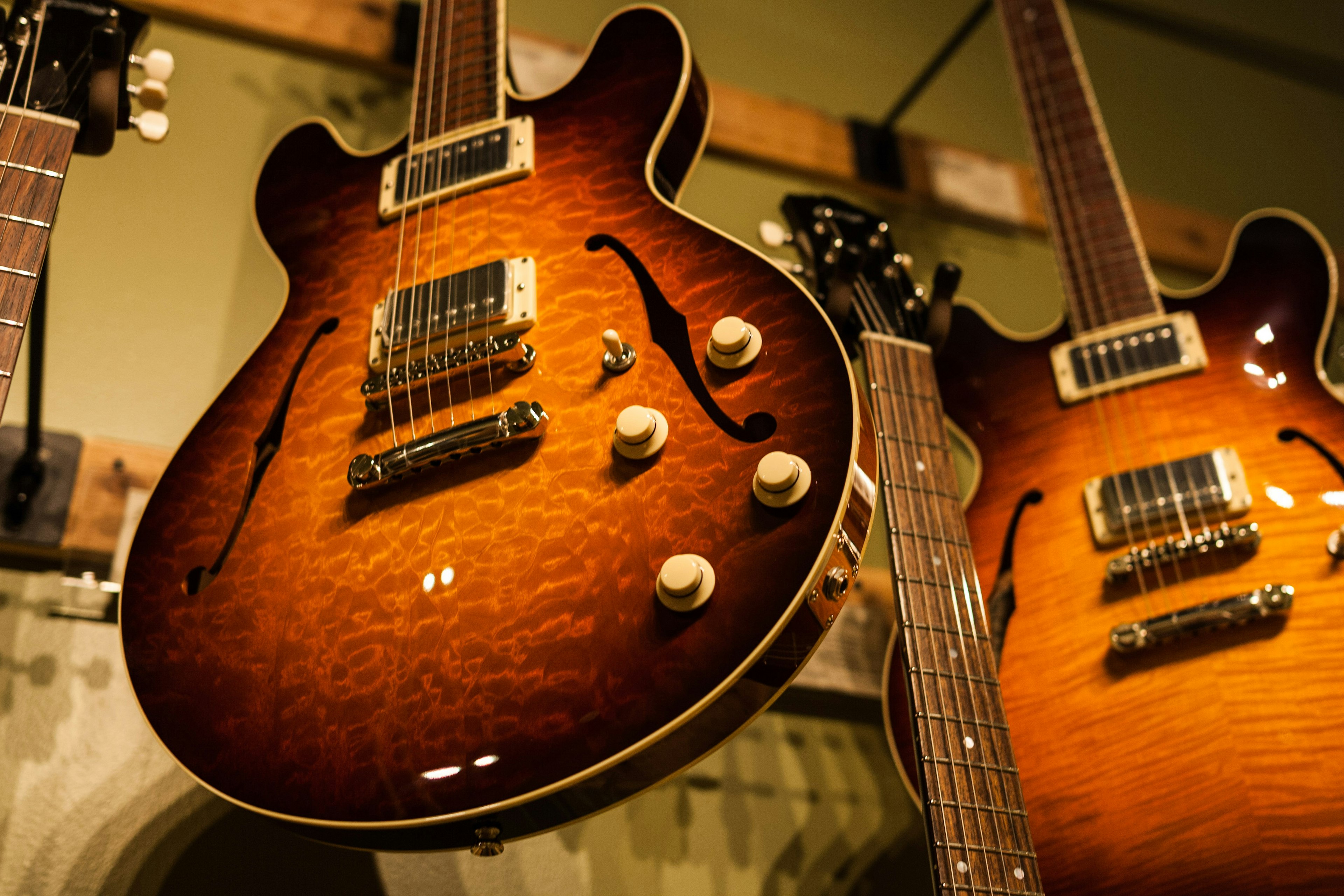 Classic guitars on a wall. Image by Alexander Howard / ϰϲʿ¼