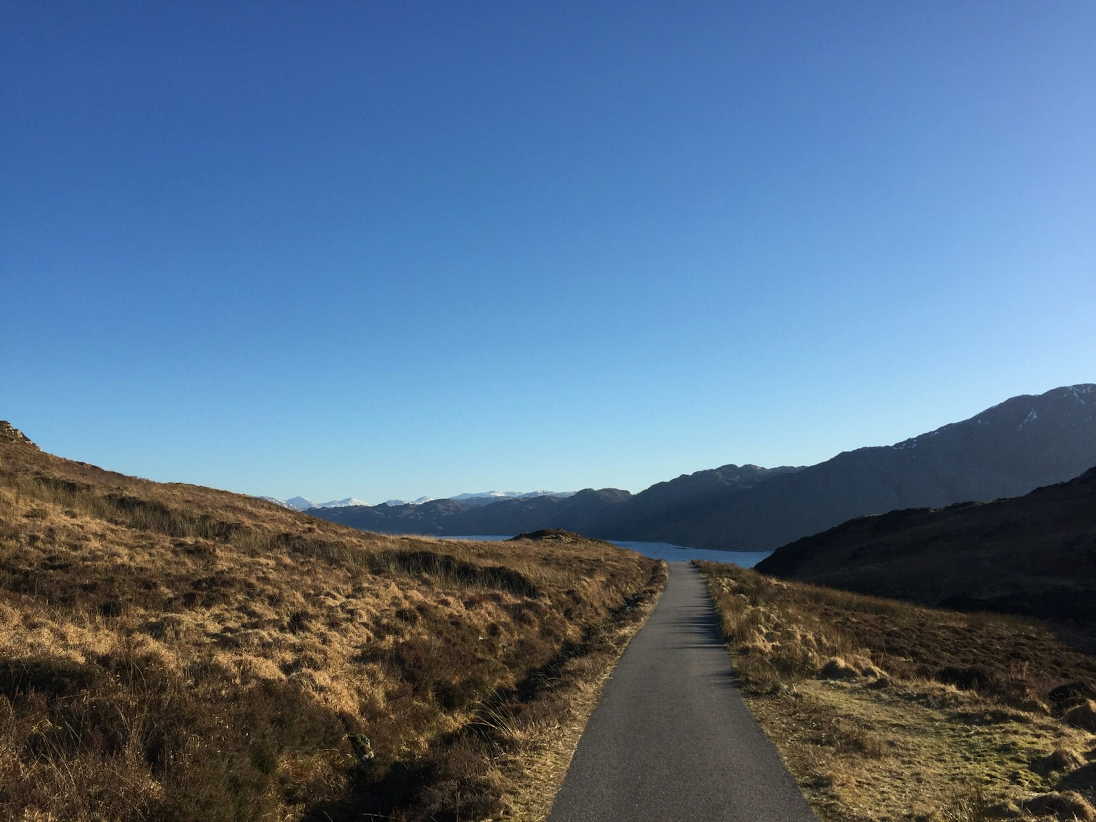 A path leading to a loch on the Knoydart peninsula © Seb Neylan / Getty Images