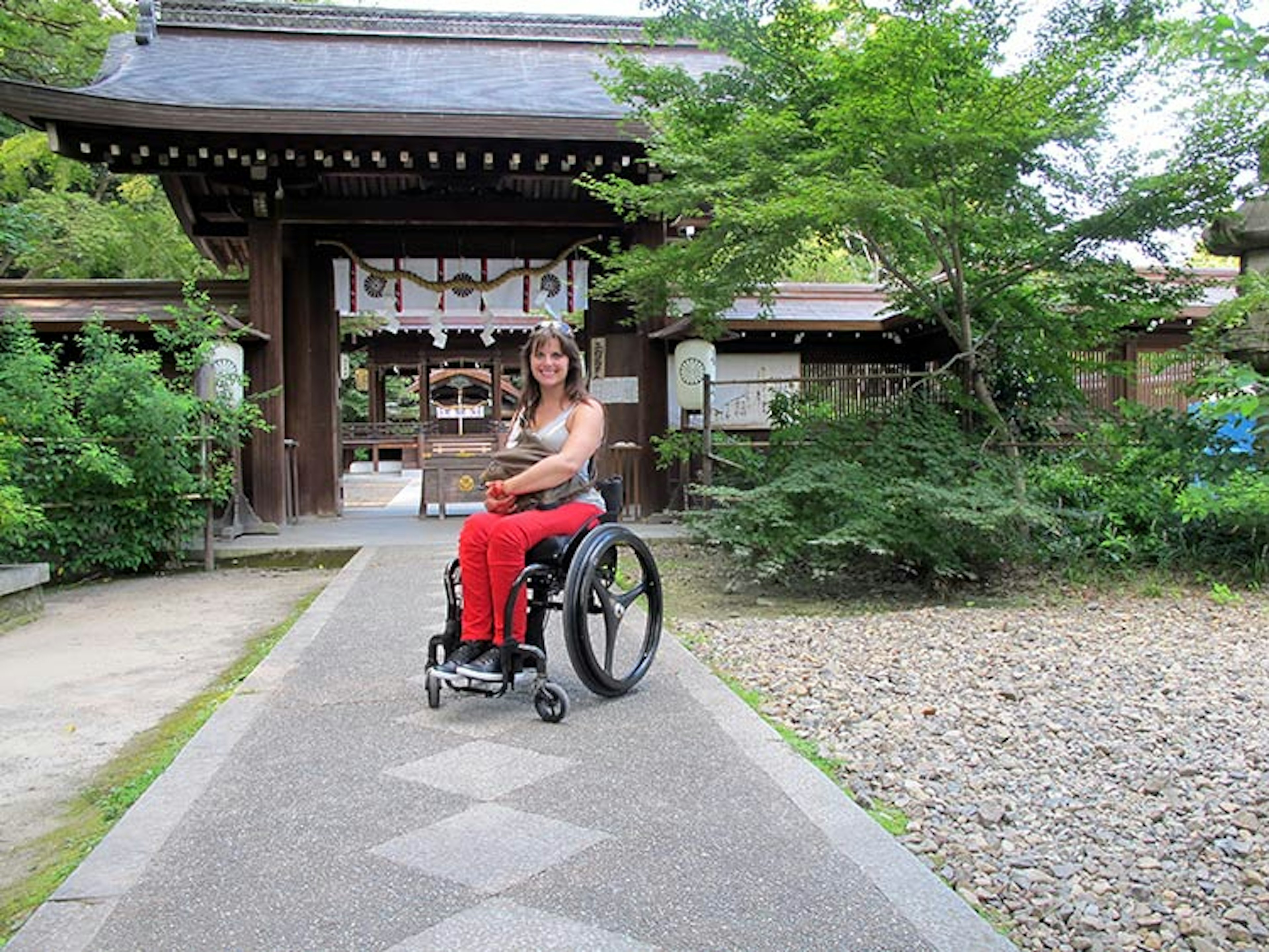 The author, Ashley Lyn Olson, travelling solo in Kyoto. Image courtesy of Ashley Lyn Olson.