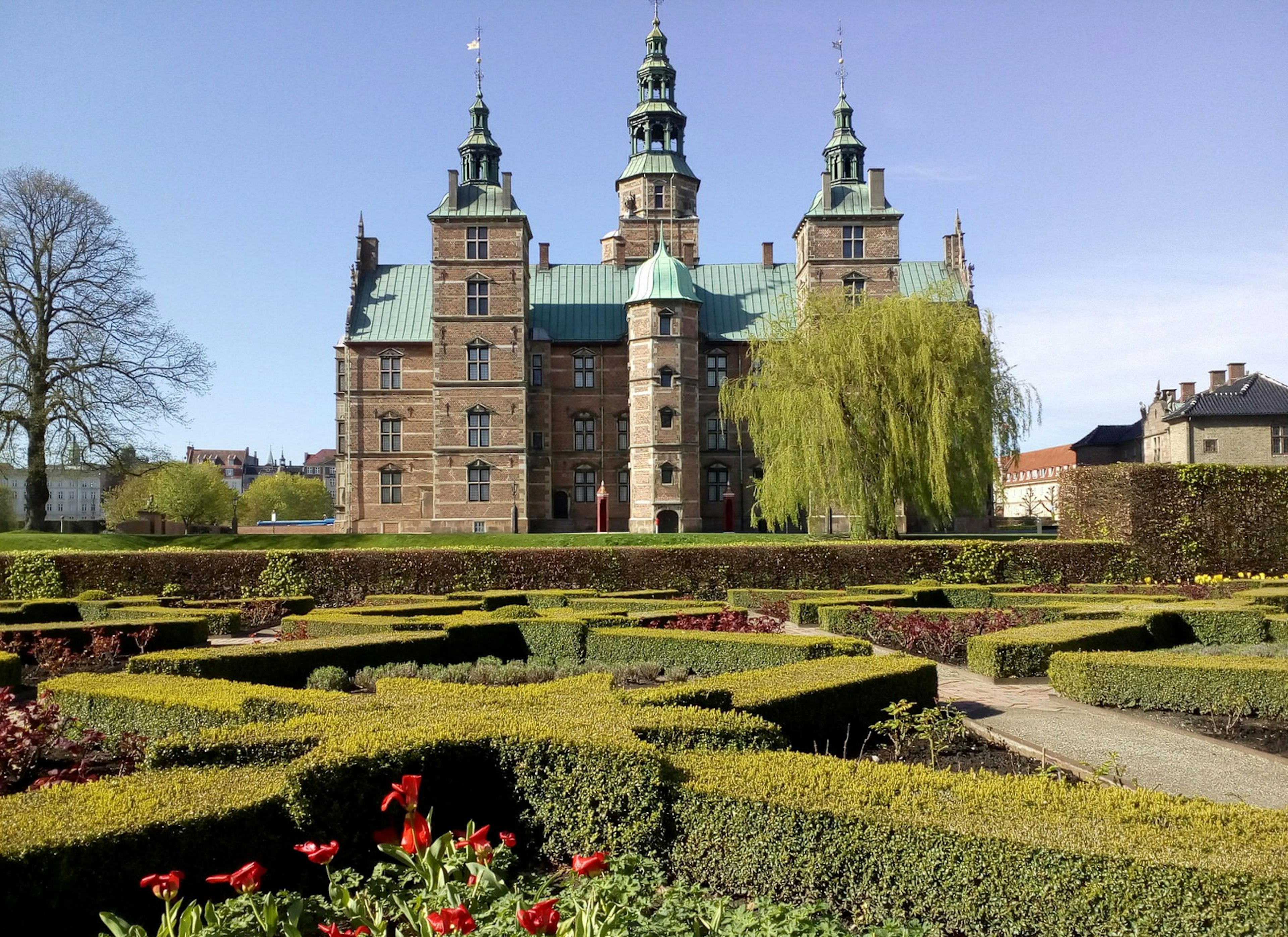 A view of Rosenborg Slot, with the King's Gardens (Kongens Have) in the foreground © Caroline Hadamitzky / iBestTravel