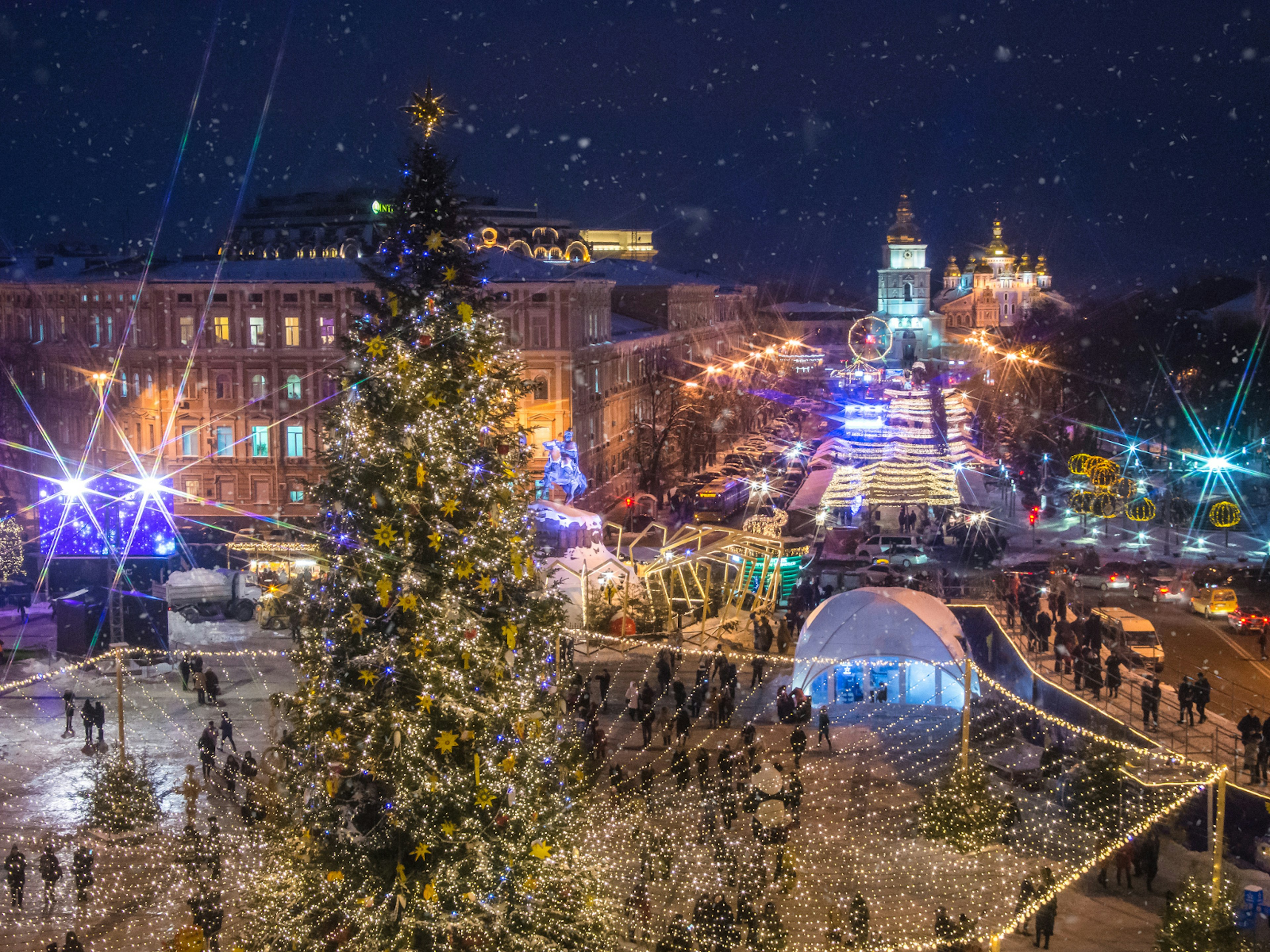 The Christmas fair transforms St Sophia’s Square in Kyiv into a winter wonderland © Marianna Ianovska / Shutterstock