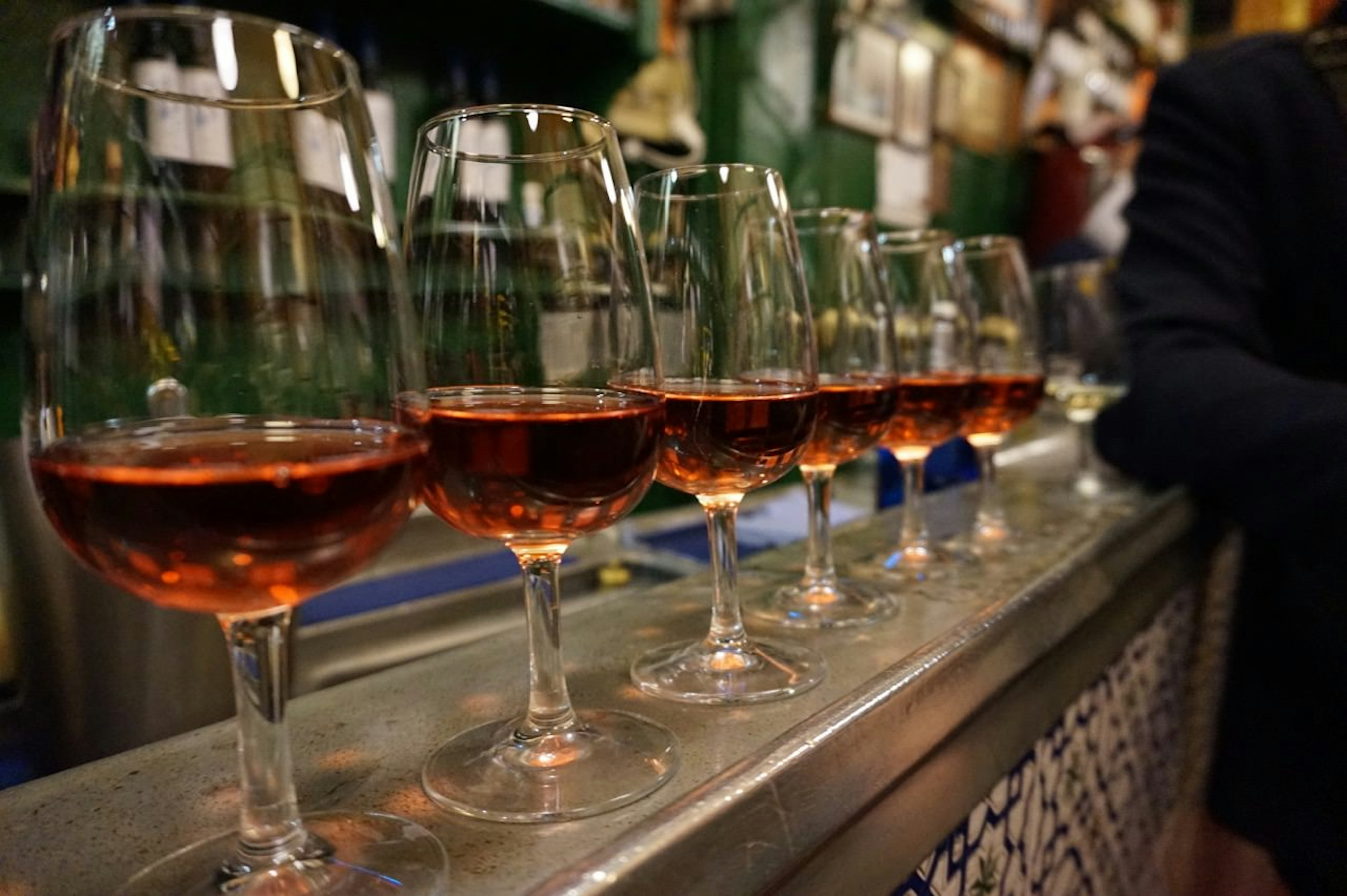 Try a vino rosé while in Madrid © Daniel Welsch / ϰϲʿ¼