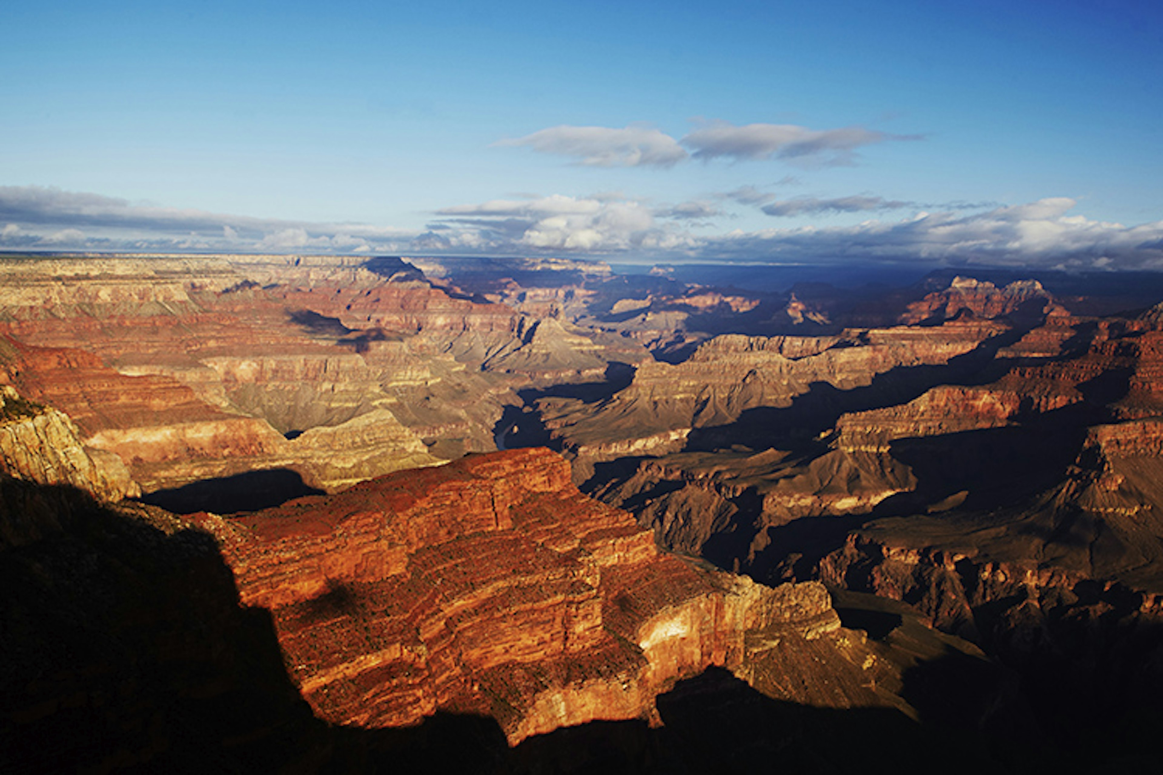 Overview of Grand Canyon seen from South Rim.