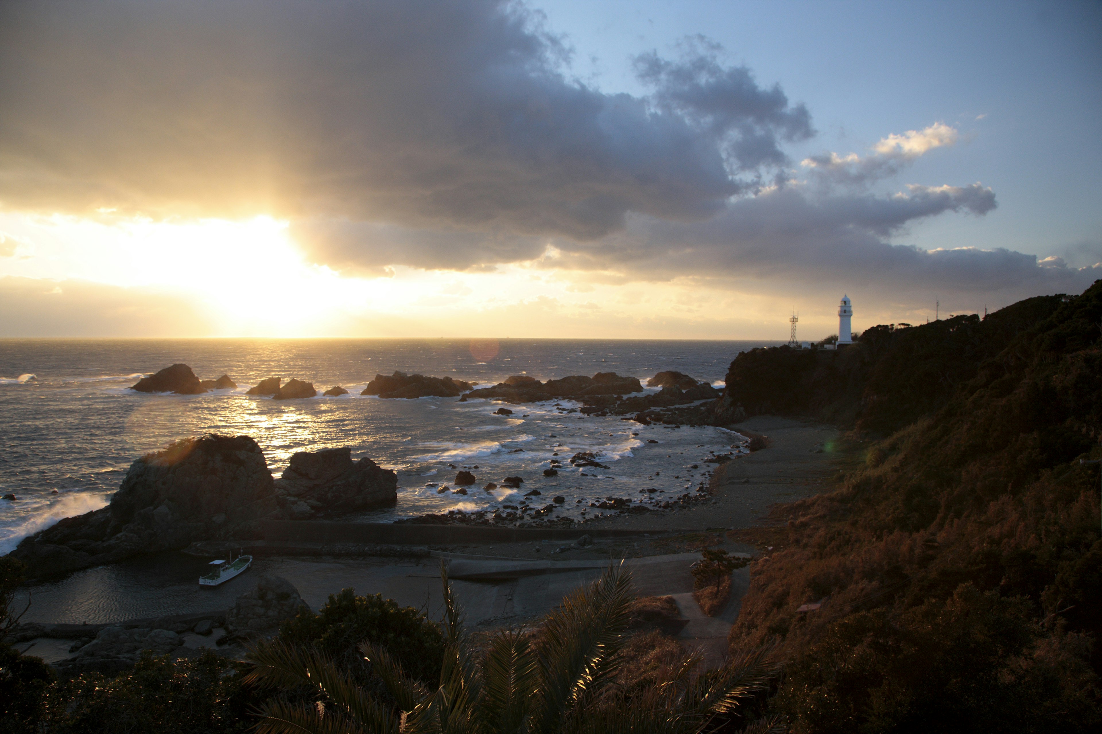 Kushimoto, Wakayama Prefecture, Japan
117986334
beauty in nature, building exterior, cape shiono, cliff, color image, day, december, higashimuro, horizon over water, horizontal, japan, kushimoto-machi, landscape, lens flare, lighthouse, nature, non urban scene, outdoors, photography, rock, sea, seascape, shionomisaki lighthouse, sun, sunlight, tranquil scene, wakayama prefecture, winter, , no people