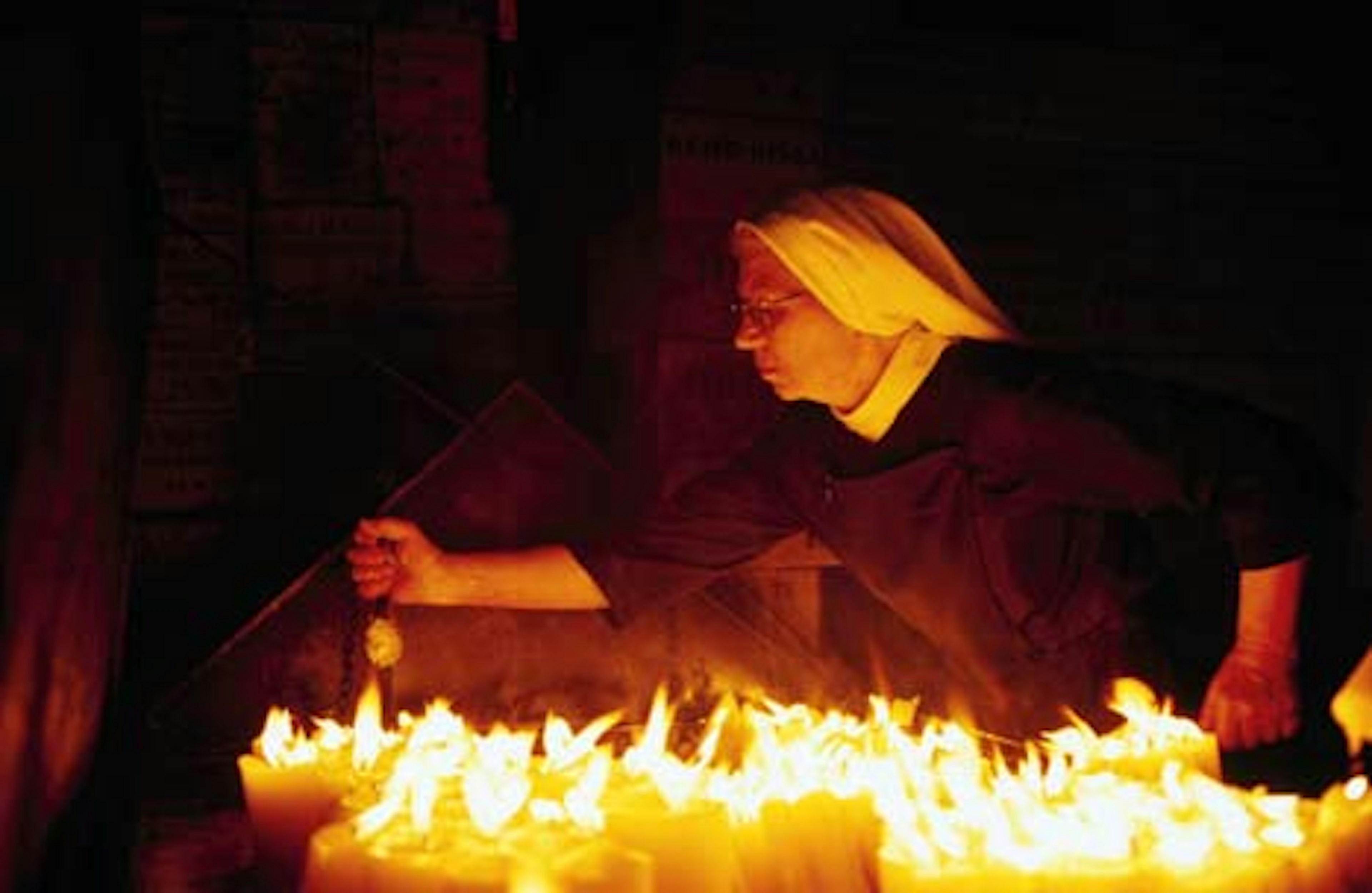 Nun at Stone Gate Shrine. Image by Richard I'Anson.