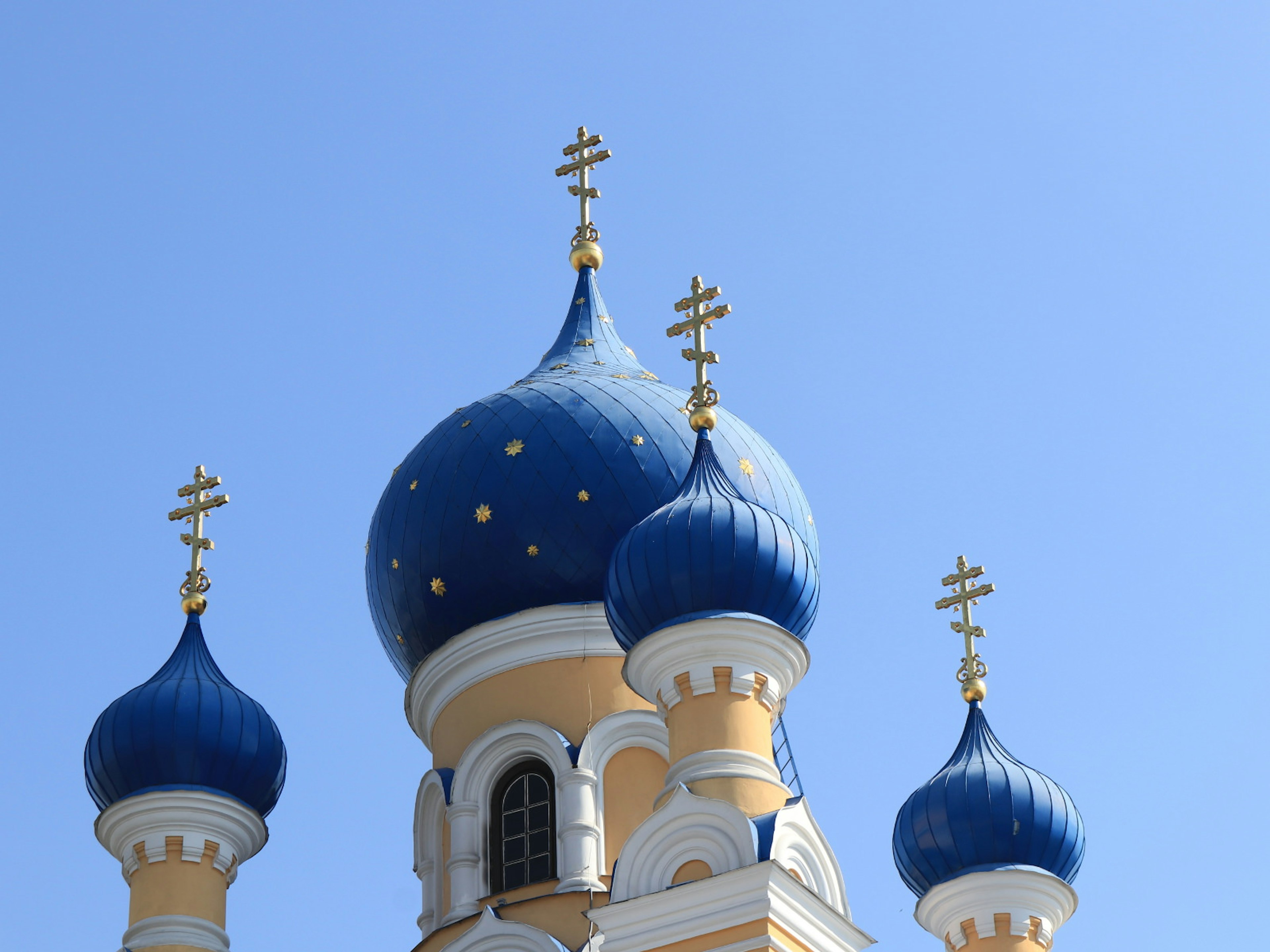 The lovely 200-year-old St Nikolaiv Church in Brest © Greg Bloom / Lonely Planet