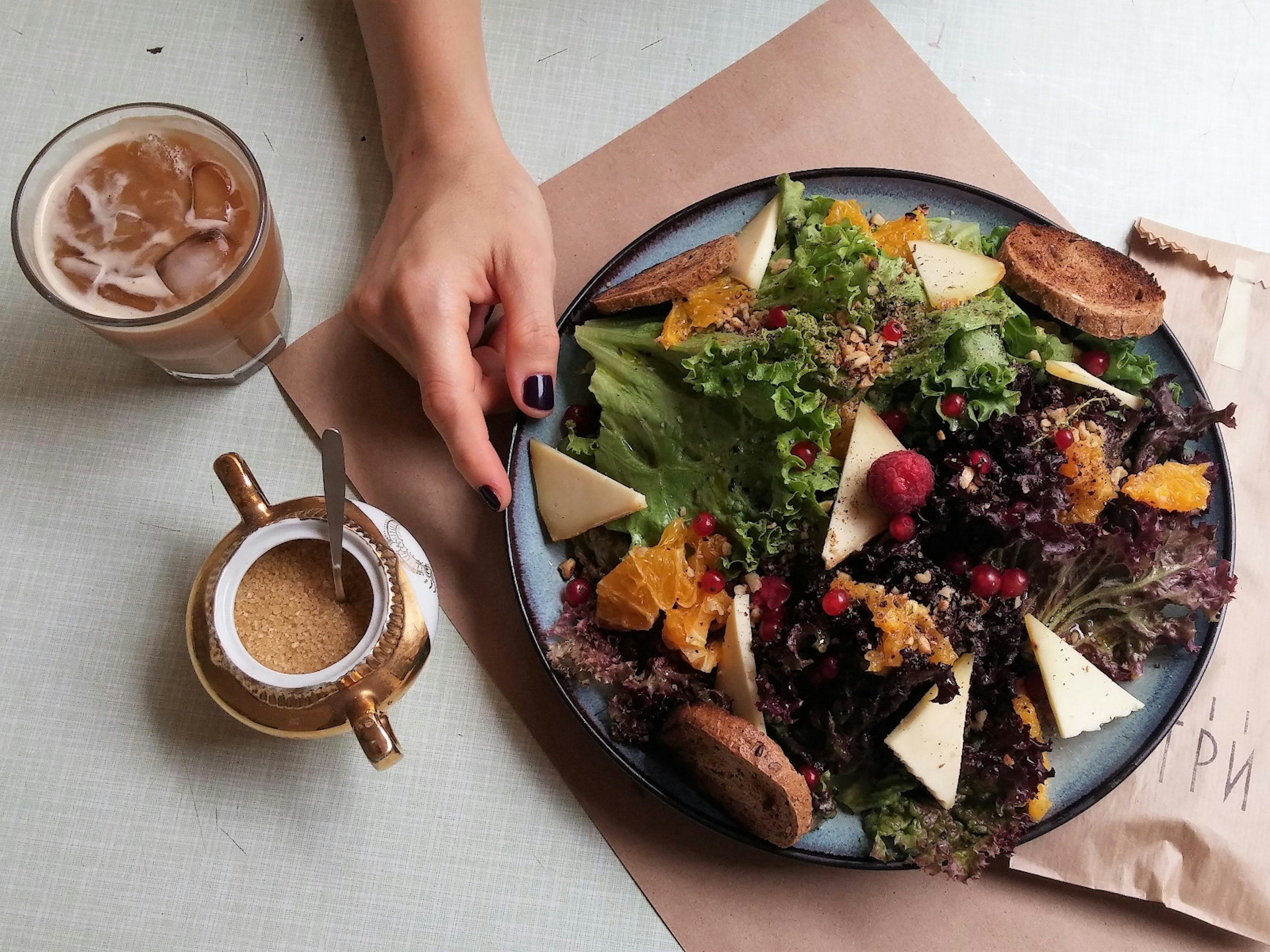 Lunchtime salad at Tri Restaurant © Nevena Paunovic / Lonely Planet