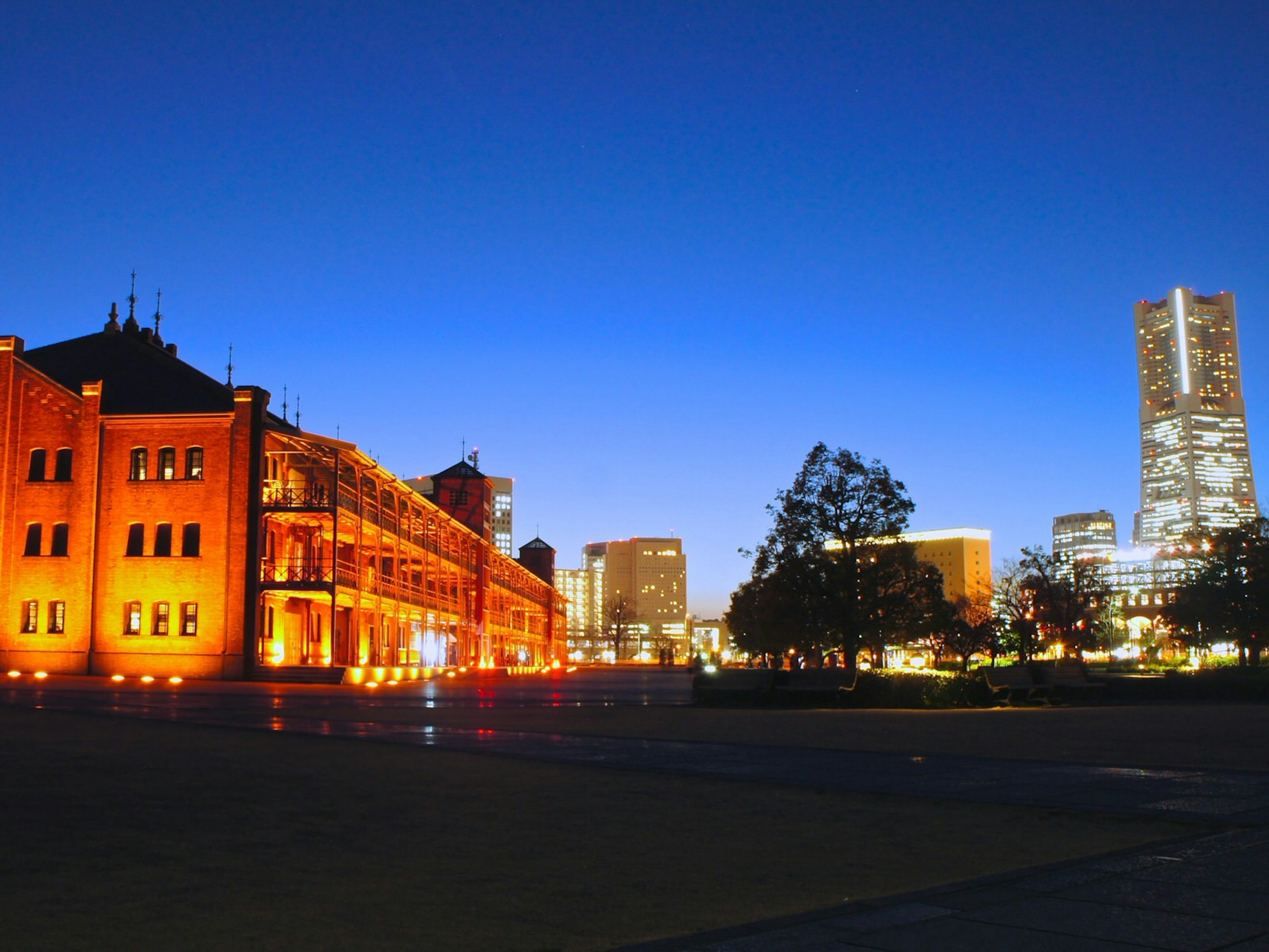 Akarenga Sōkō building with Landmark Tower on the right