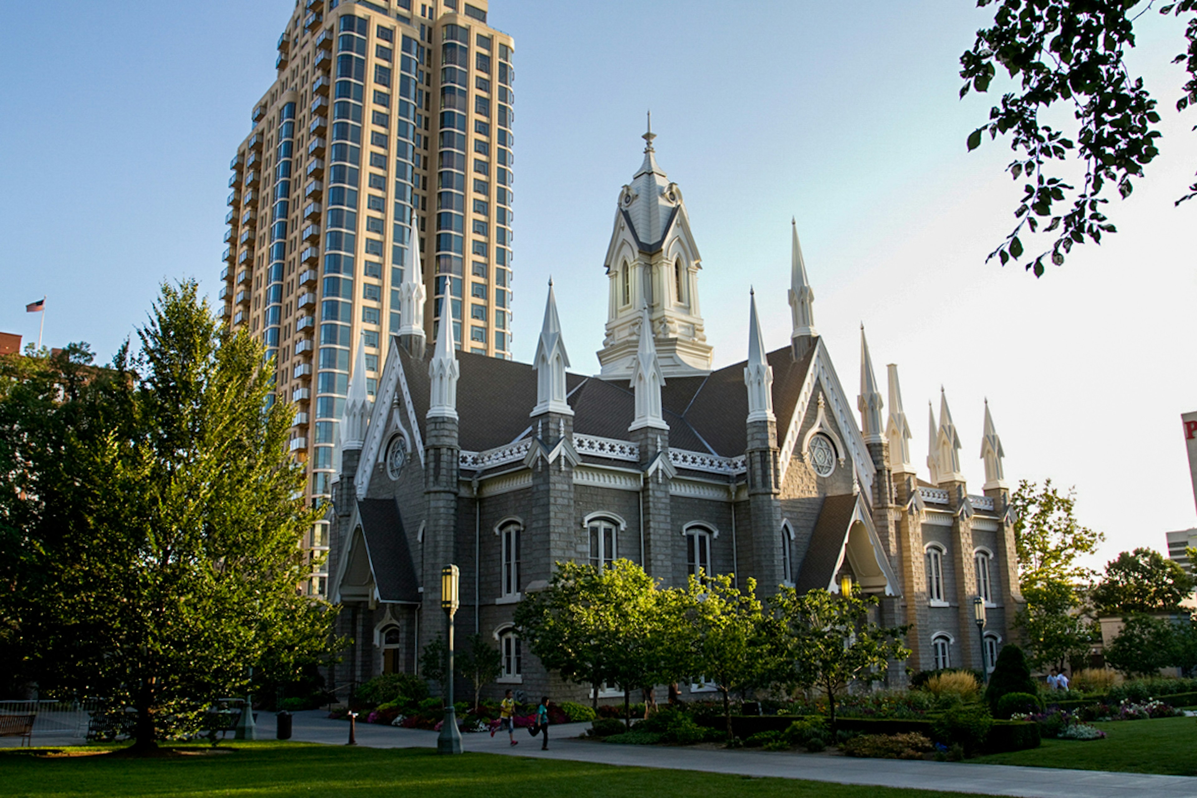 Designed in the Gothic style of architecture, Assembly Hall contains intricate details like stained-glass windows and a massive pipe organ inside. Image by Andy Christiani / Lonely Planet