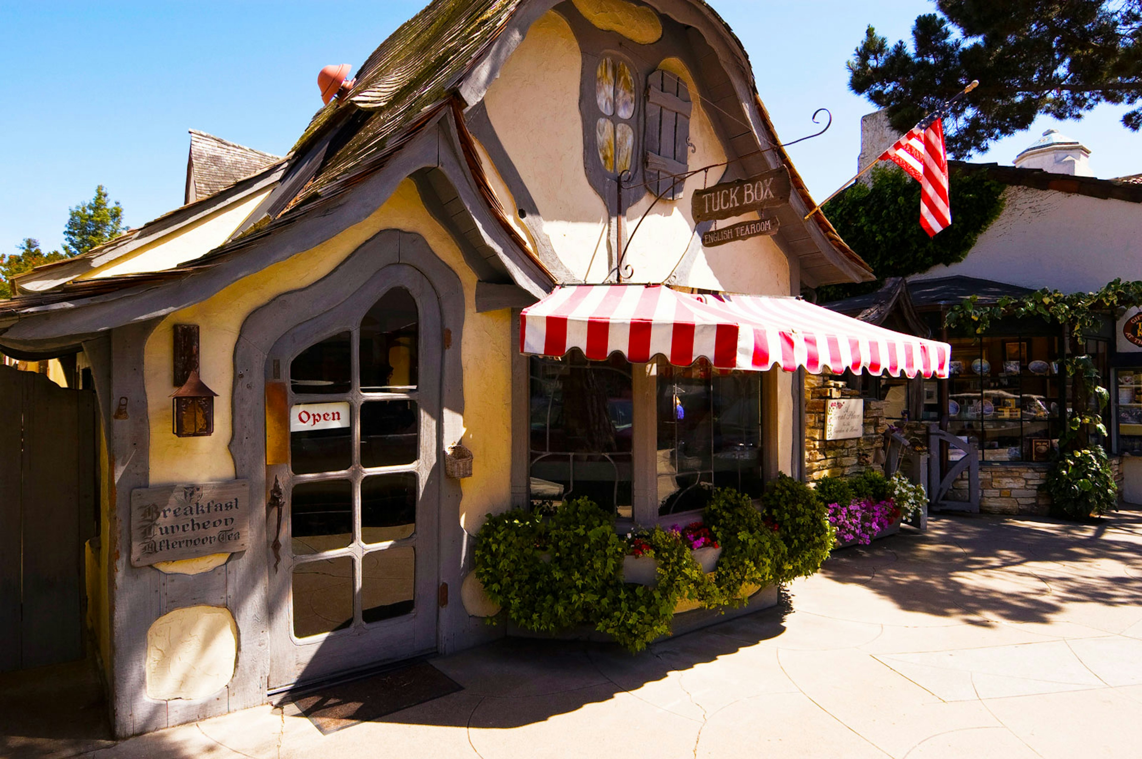 sloping roofs and irregular doors illustrate a comstock building