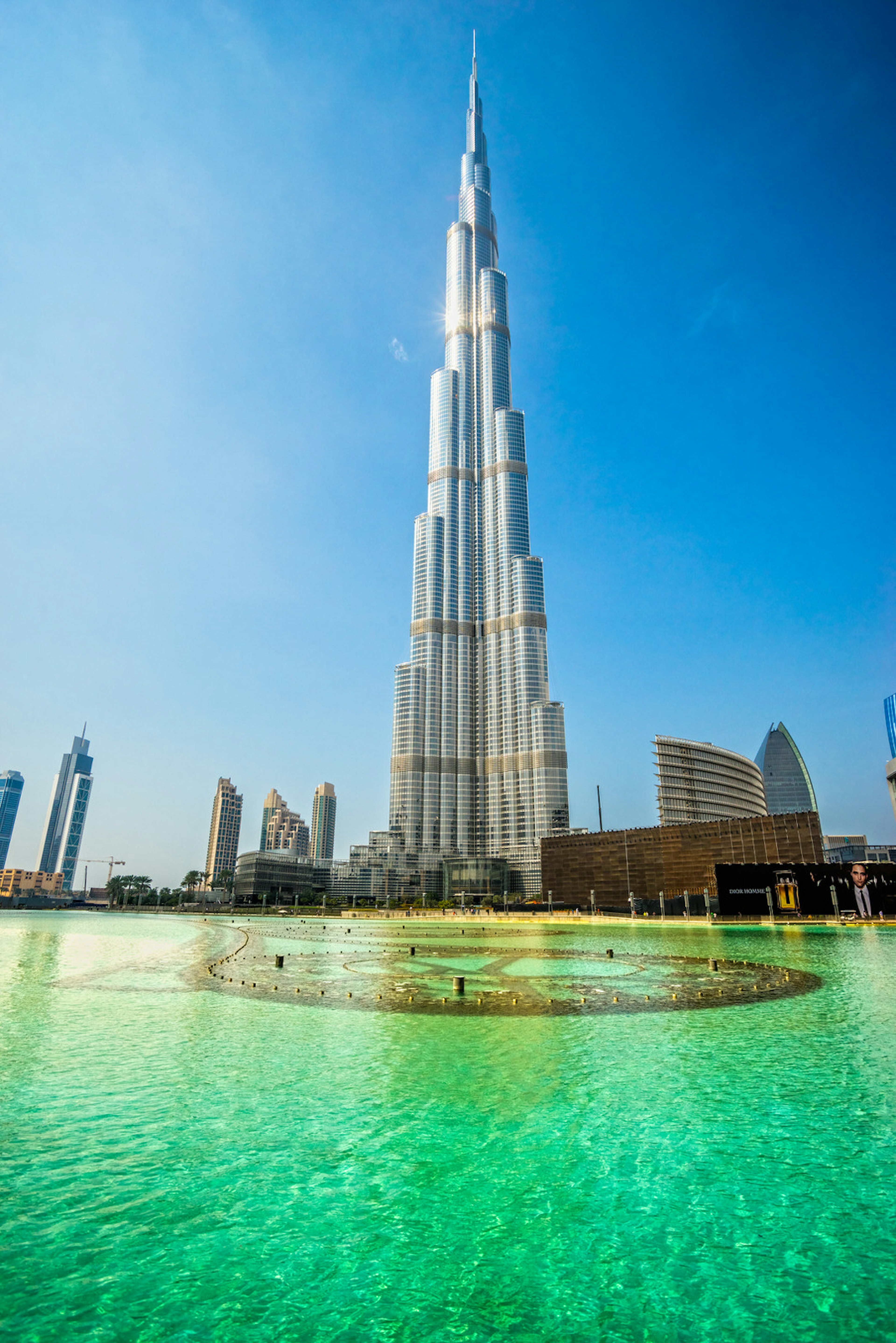 Burj Khalifa, tallest building in the world, at 828m. Located on Downtown Dubai, Sheikh Zayed Road © Luciano Mortula / Shutterstock