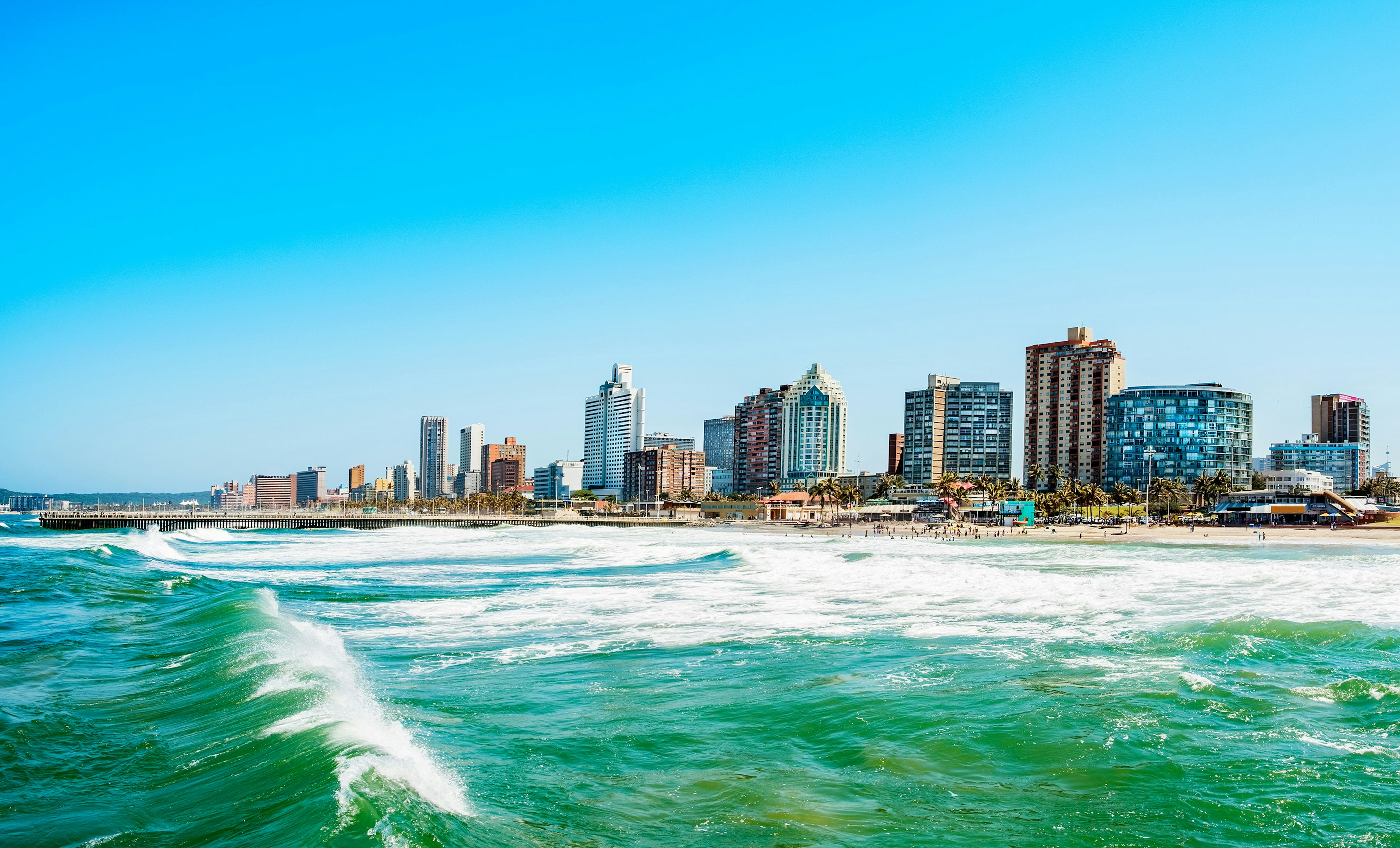 924753218
wake, shore, skyline, scenics, horizontal image
Panorama photo of Durban South Afrika. Big waves crossing the scene