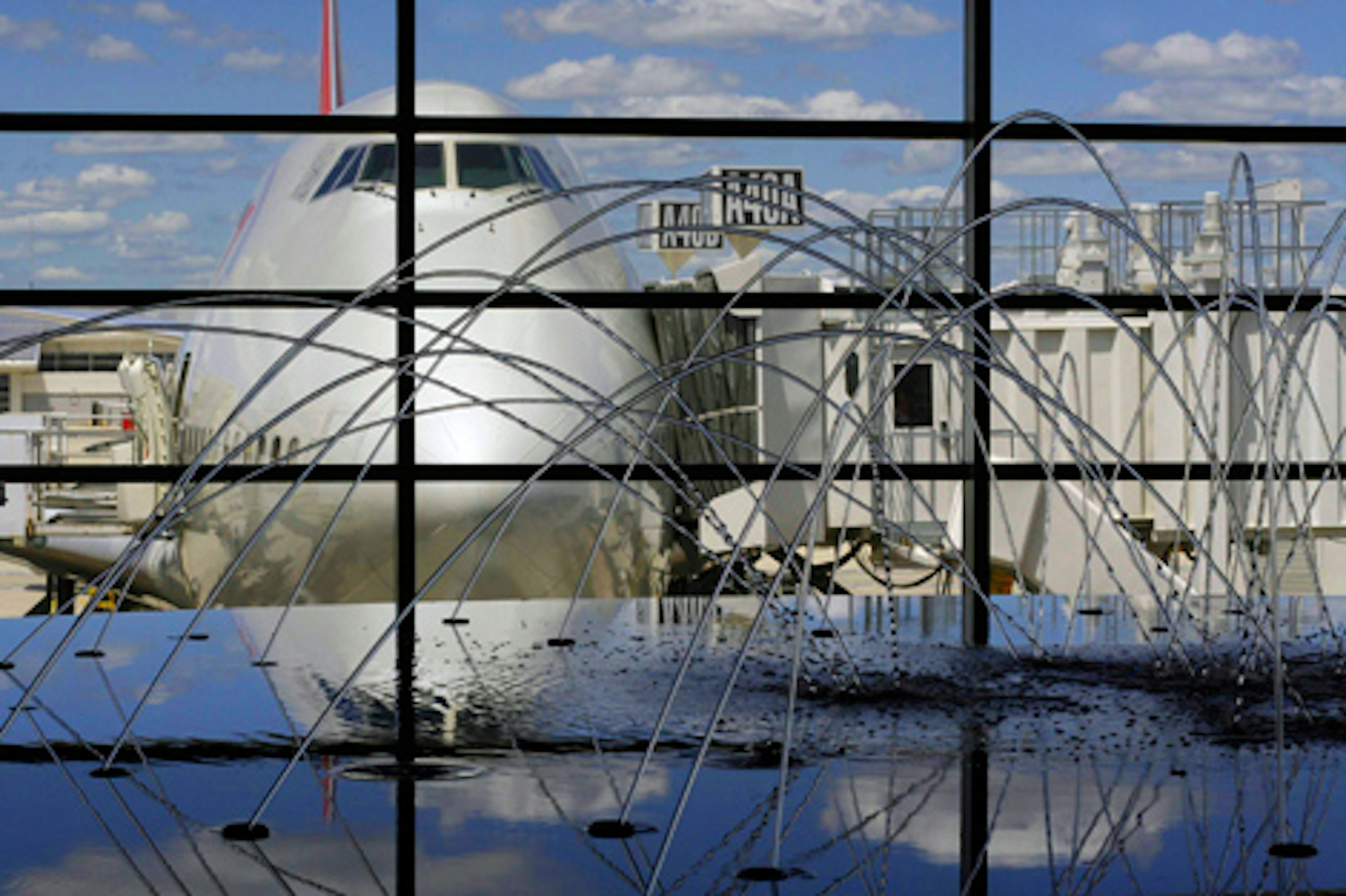 Detroit Metro Airport by eschipul. CC BY-SA 2.0.