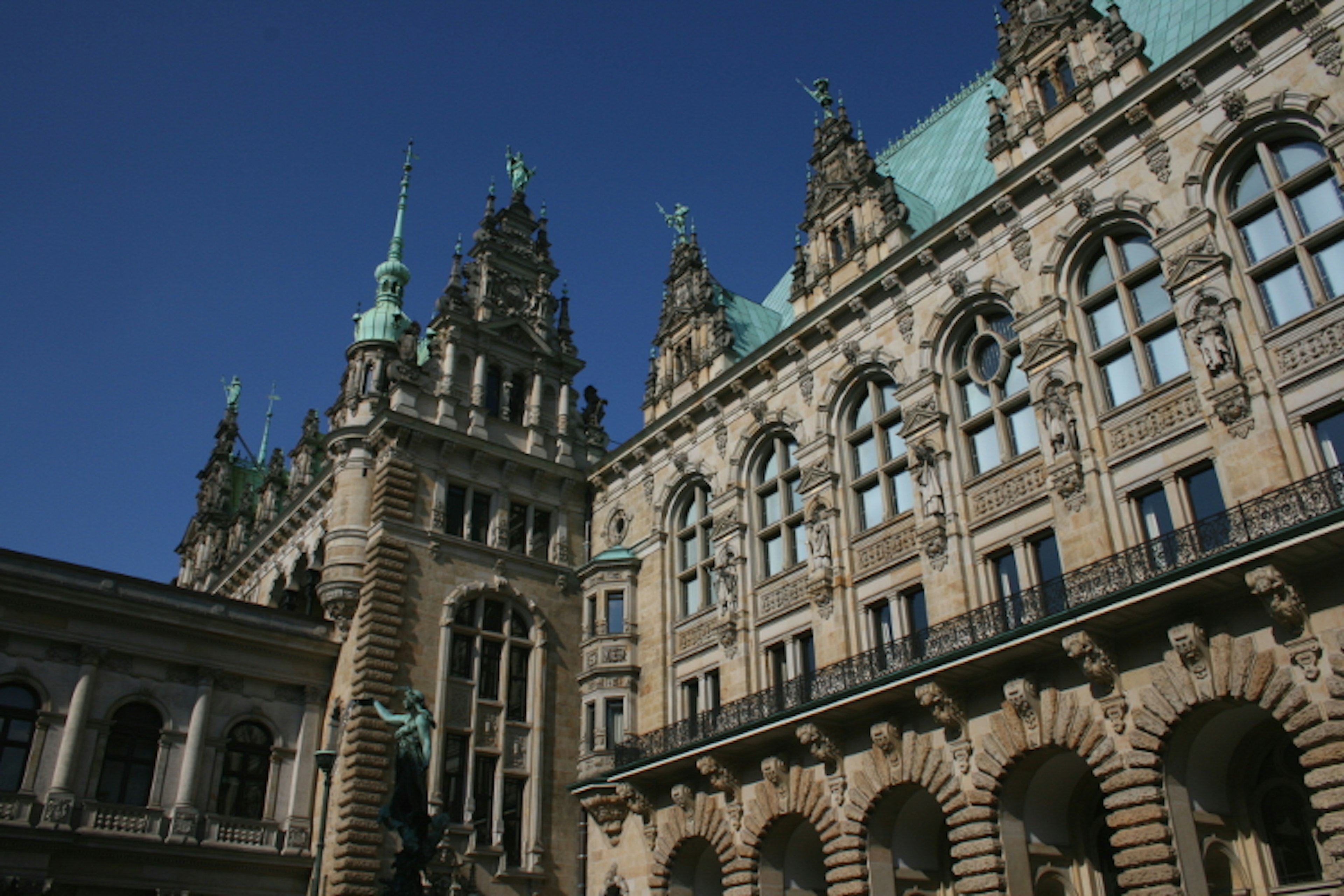 hamburg-town-hall