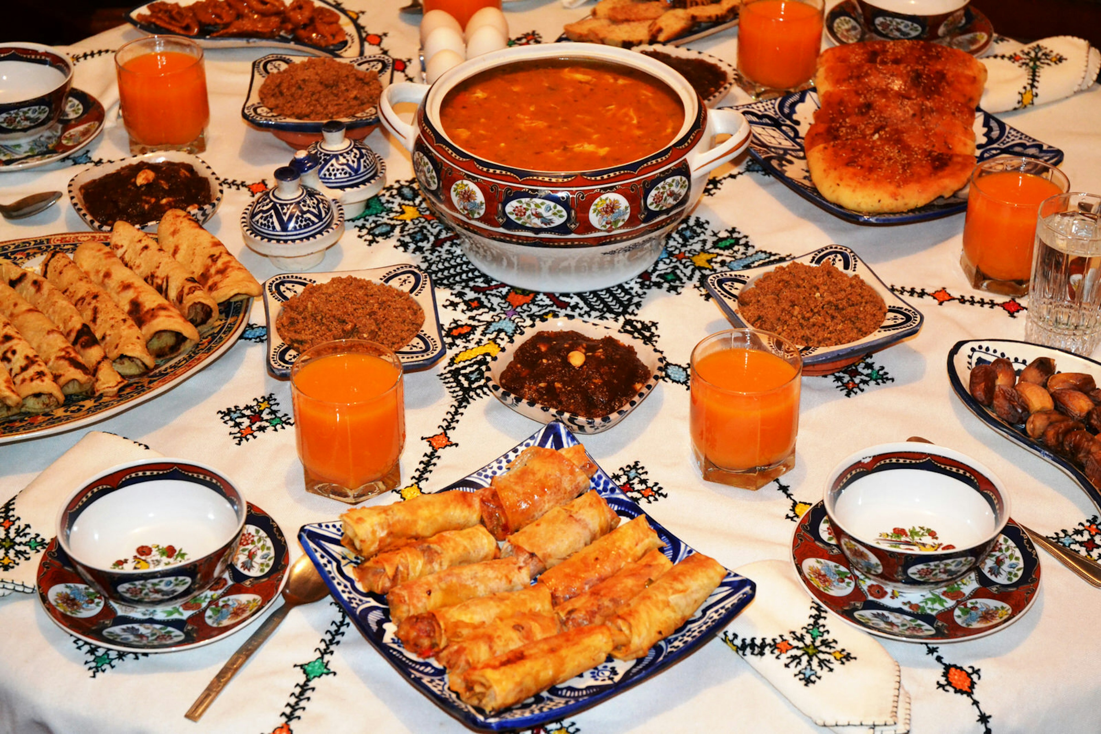 Muslim all over the world celebrates the holly month..Moroccans keeps the traditions of this month..Harira ( traditional soup ) is the chief meal.
fasting, harira, muslims, spirit, dates, sweets, breads, eggs, chebakia, rghayif, batbout, holy month, carrot lemon juice, kingdom of morocco, arab, maghreb